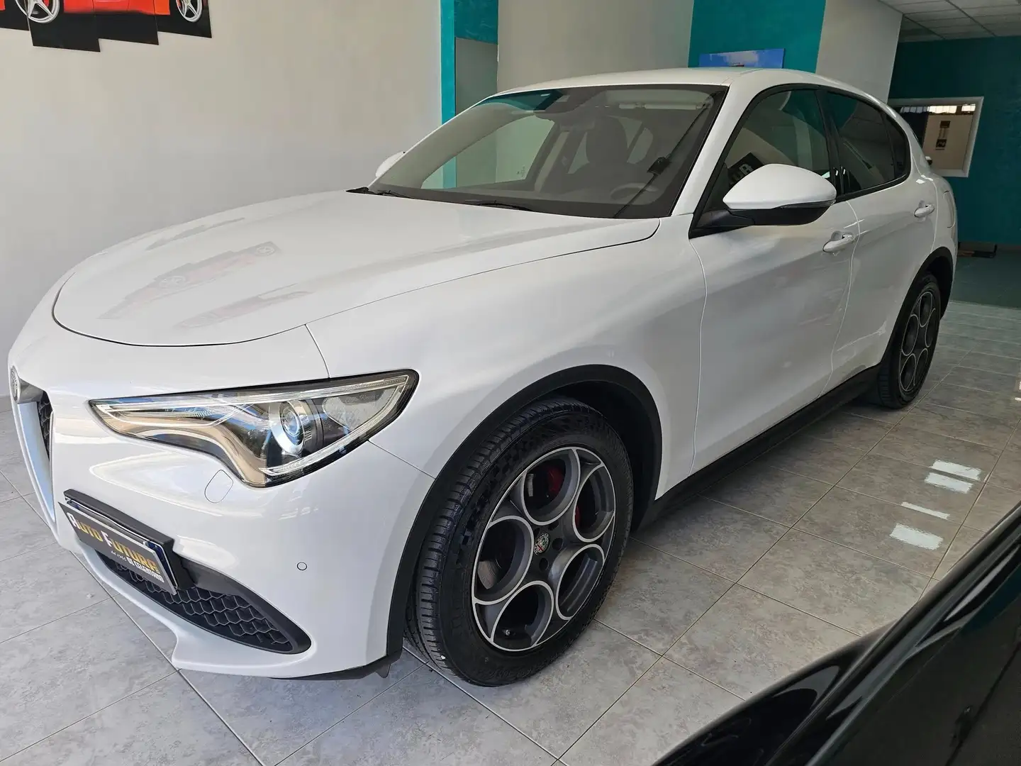 Alfa Romeo Stelvio Stelvio 2.2 t Business rwd 160cv auto my19 Bianco - 1