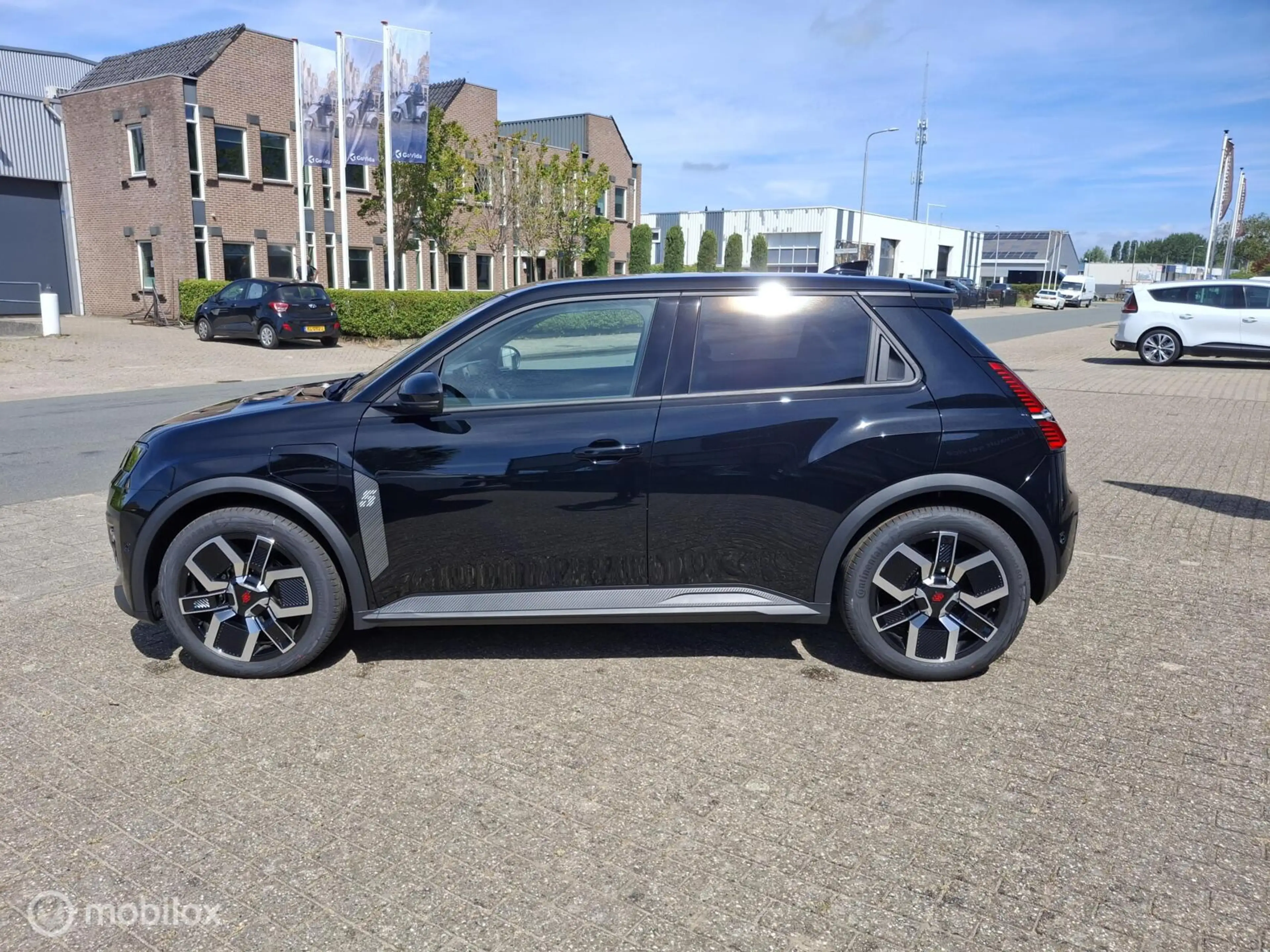 Renault R 5 comfort range techno 52 kWh — photo 4