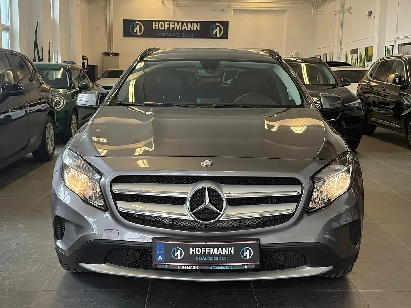 Mercedes-Benz GLA 180 CDI Edition Lifestyle Grau - 2