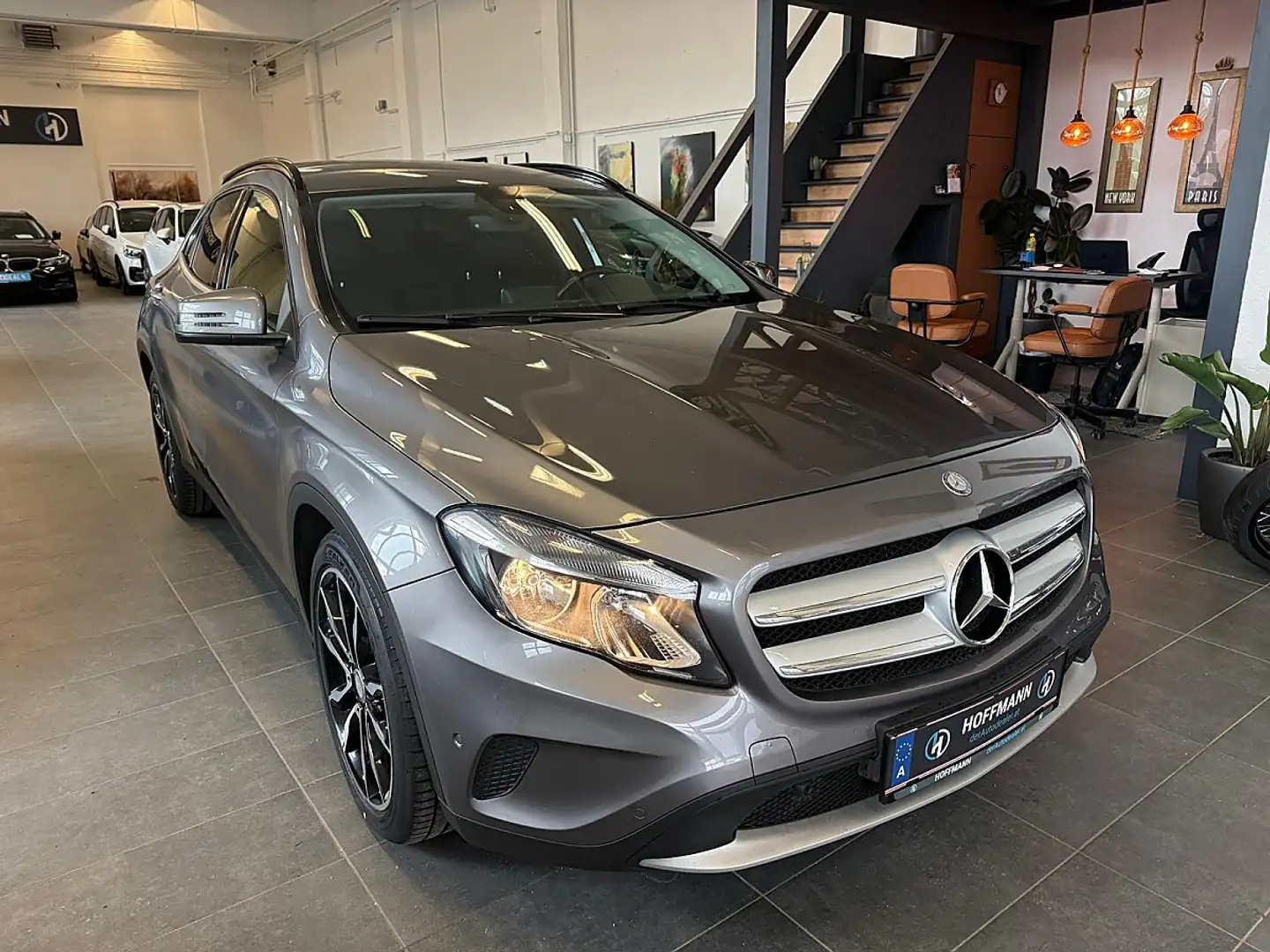Mercedes-Benz GLA 180 CDI Edition Lifestyle Grau - 1