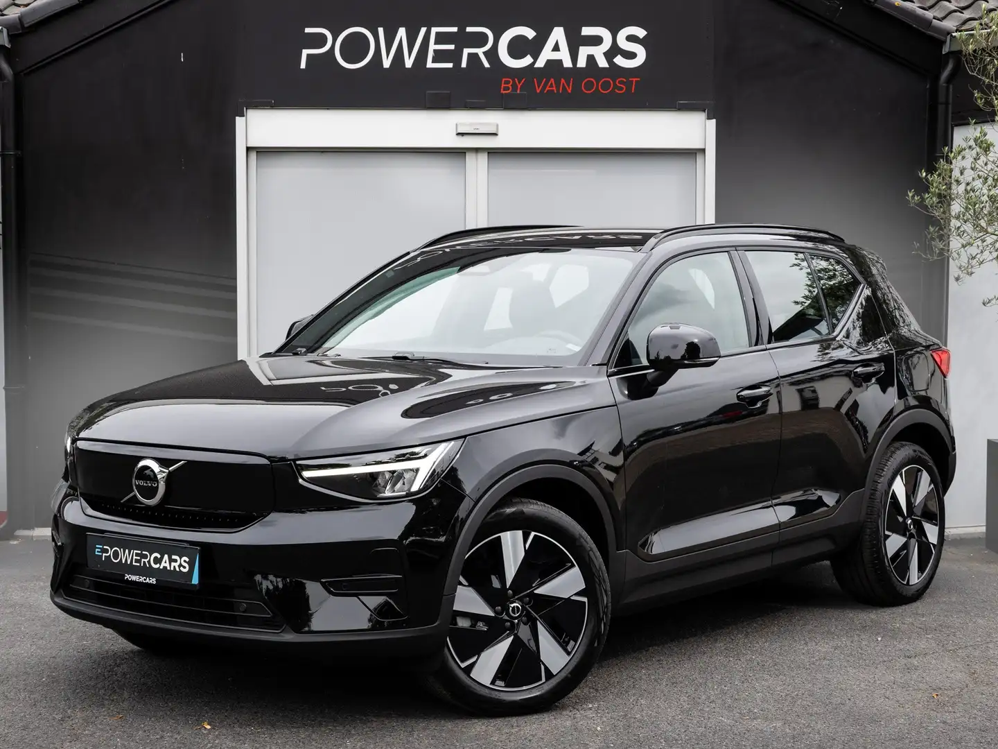 Volvo EX40 Plus 69 kWh | Nieuw - 20% | Winterpack Nero - 1