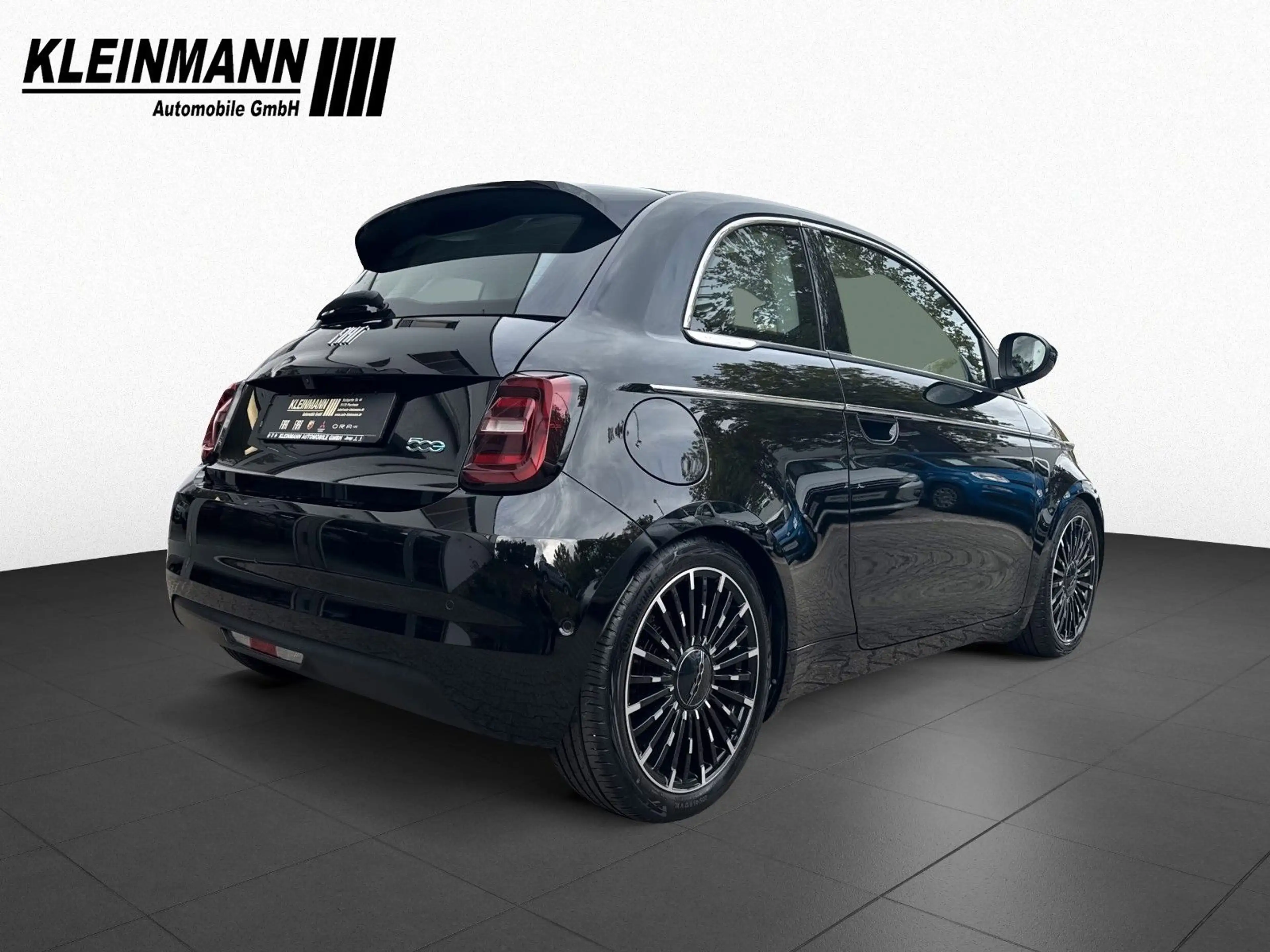 Fiat 500e La Prima 42kWh 118PS *Glasschiebedach* — photo 11