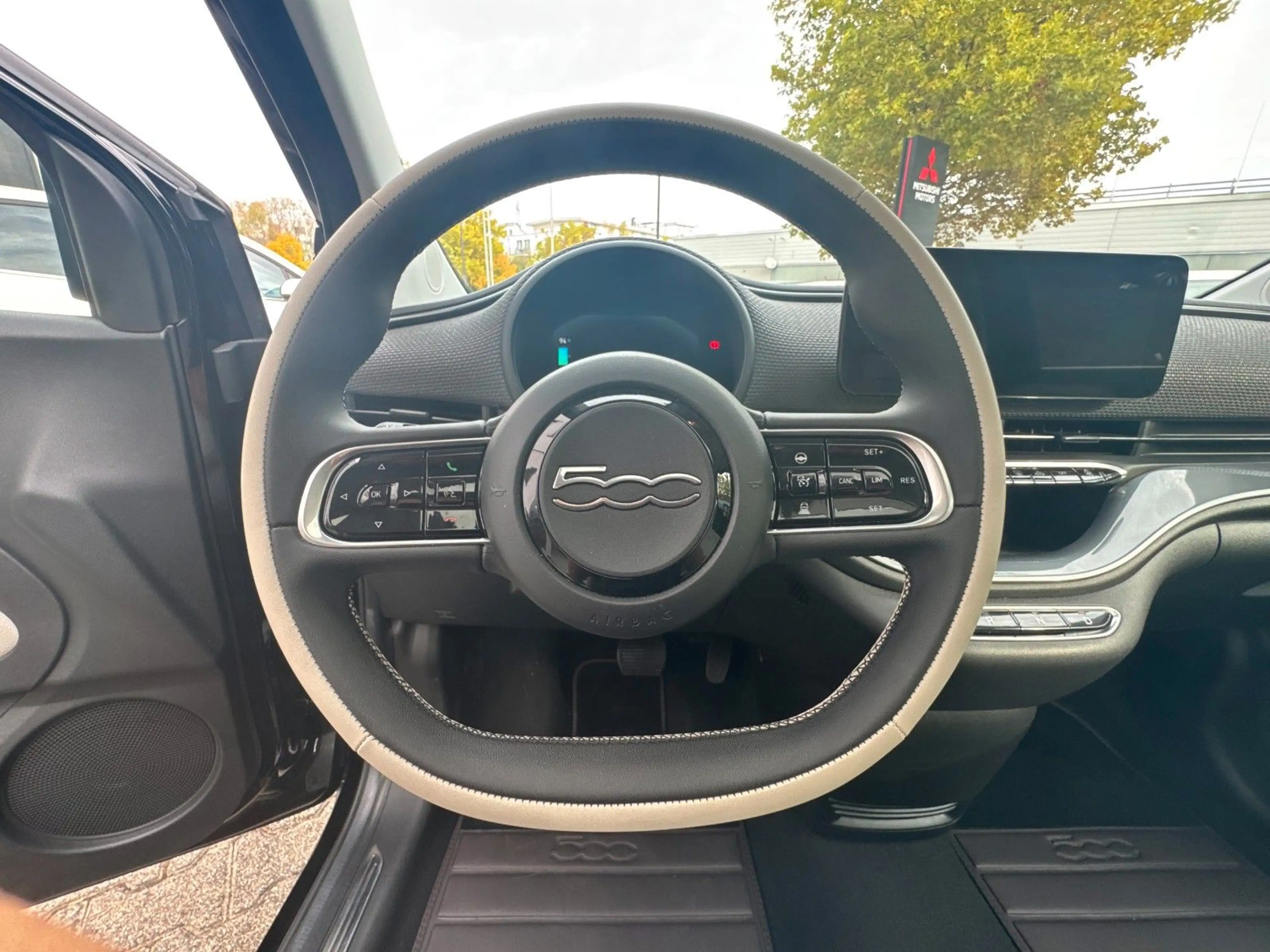 Fiat 500e La Prima 42kWh 118PS *Glasschiebedach* — photo 12