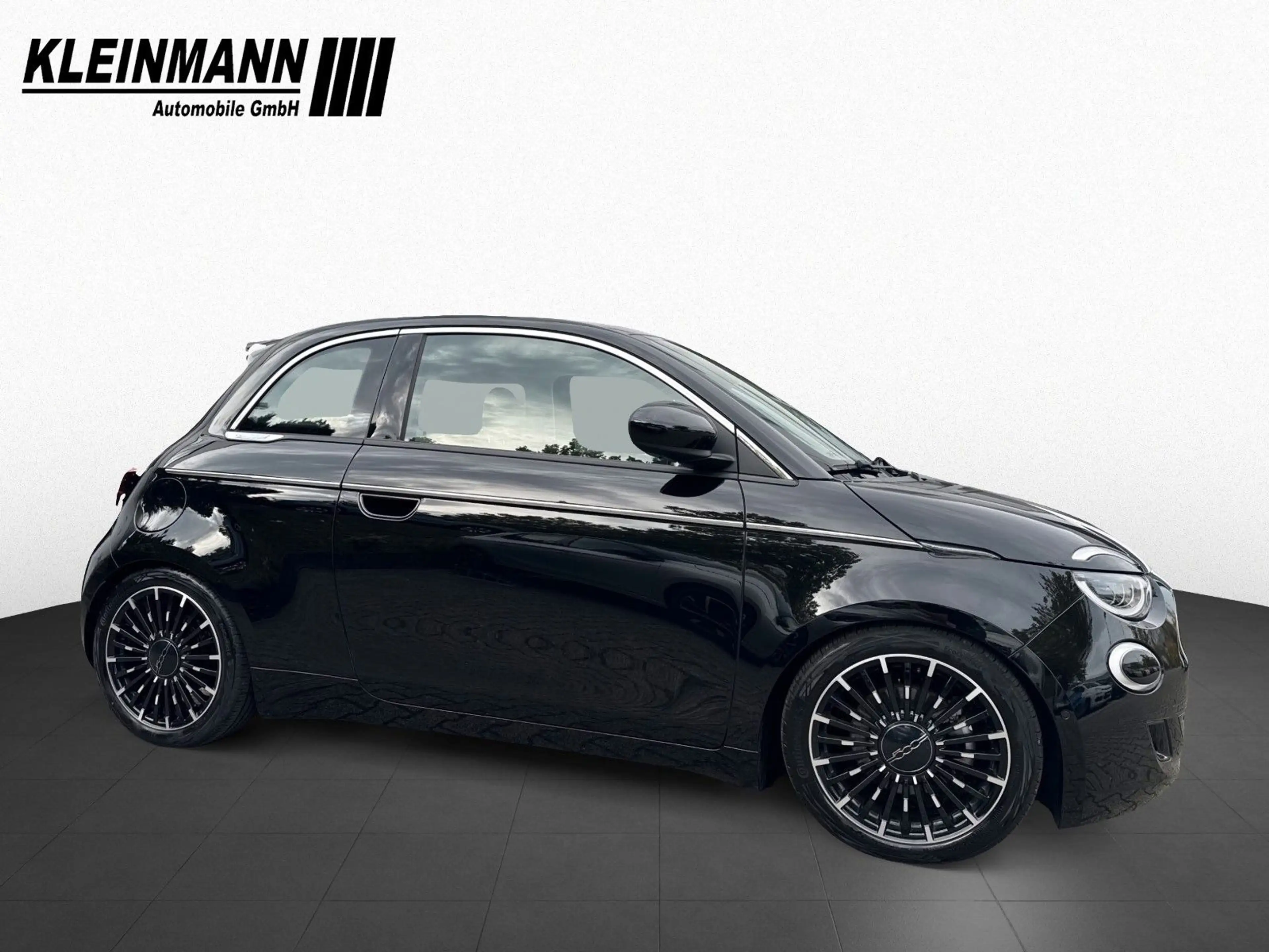 Fiat 500e La Prima 42kWh 118PS *Glasschiebedach* — photo 3