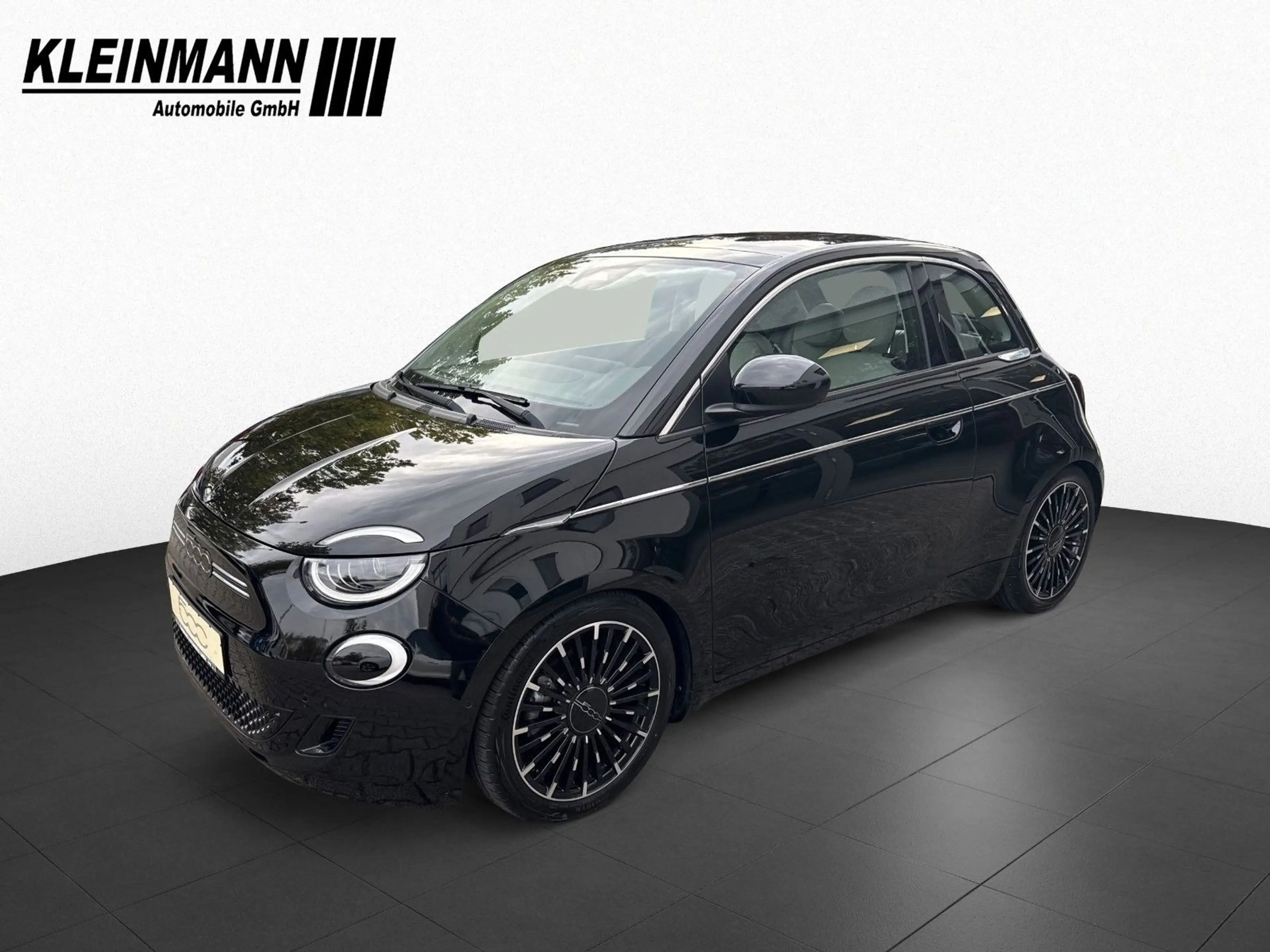 Fiat 500e La Prima 42kWh 118PS *Glasschiebedach*