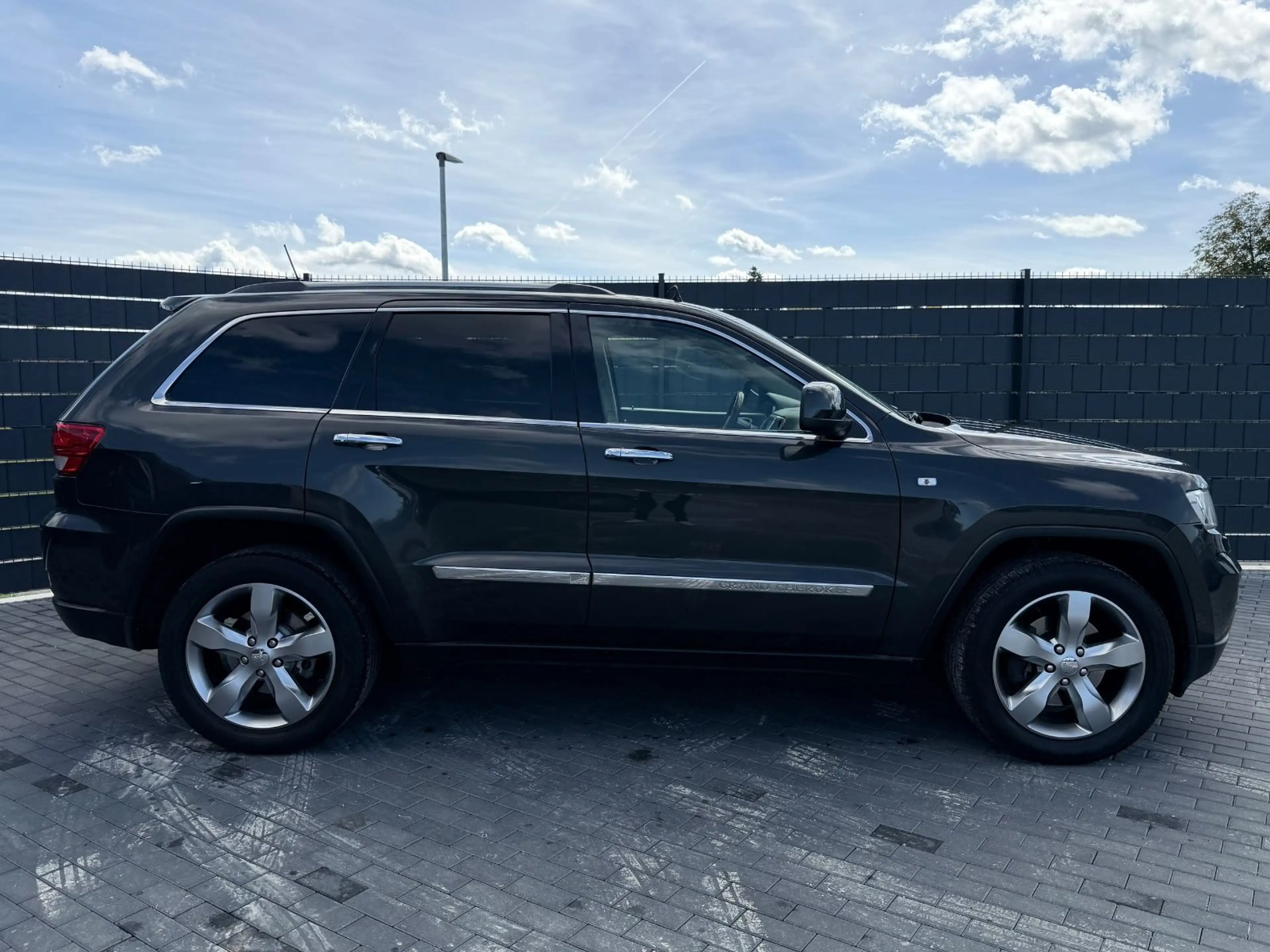Jeep Grand Cherokee 3.6 V6 Overland 4x4*PANO*AHK* — photo 4