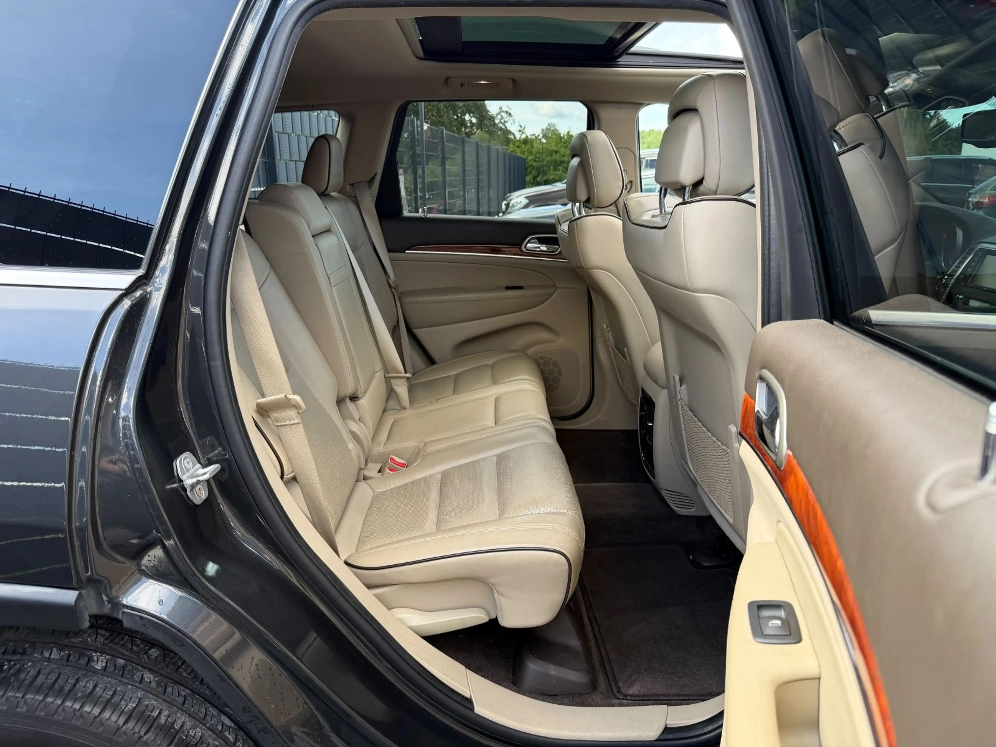 Jeep Grand Cherokee 3.6 V6 Overland 4x4*PANO*AHK* — photo 12