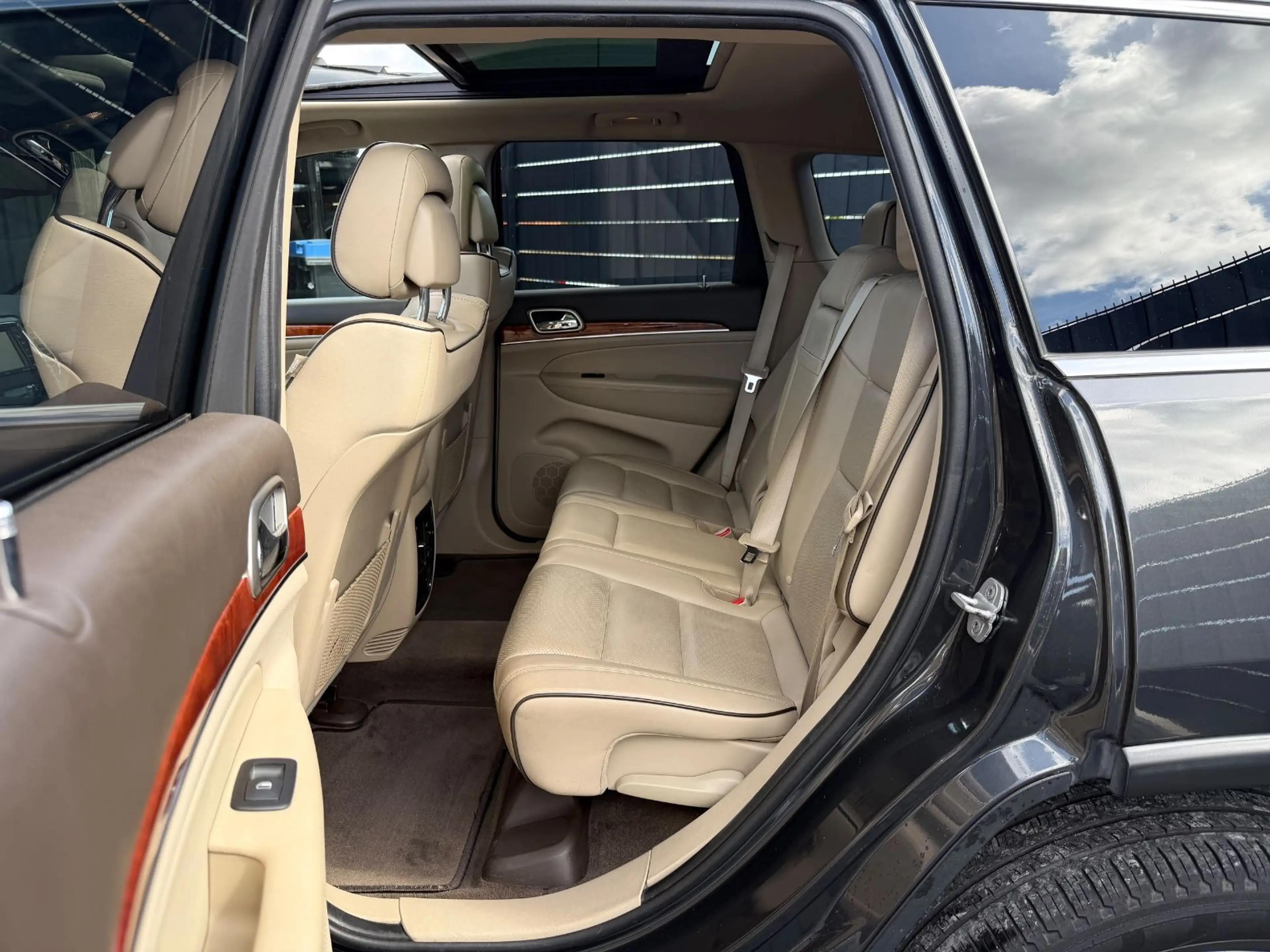 Jeep Grand Cherokee 3.6 V6 Overland 4x4*PANO*AHK* — photo 11