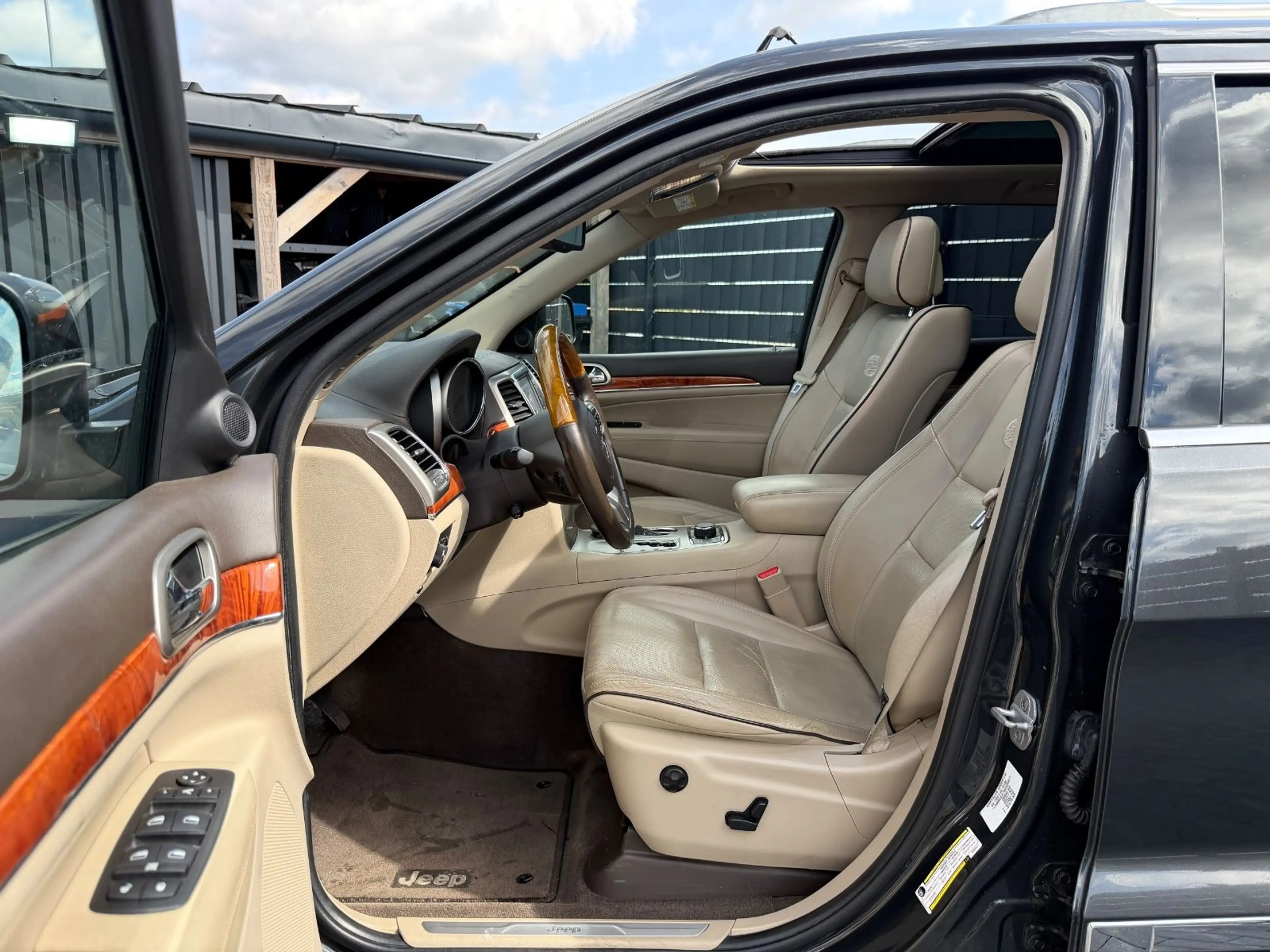 Jeep Grand Cherokee 3.6 V6 Overland 4x4*PANO*AHK* — photo 9
