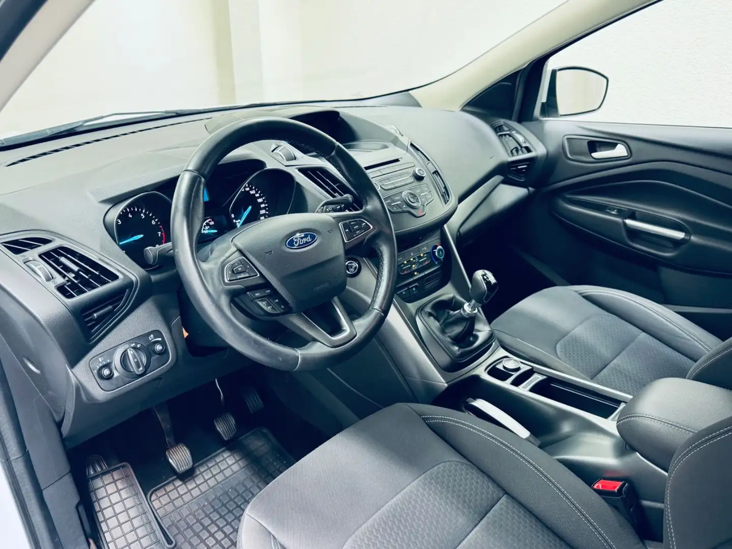 Ford Kuga Trend 1.5 EcoBoost  * 2.HAND * AHK * Alb - 2
