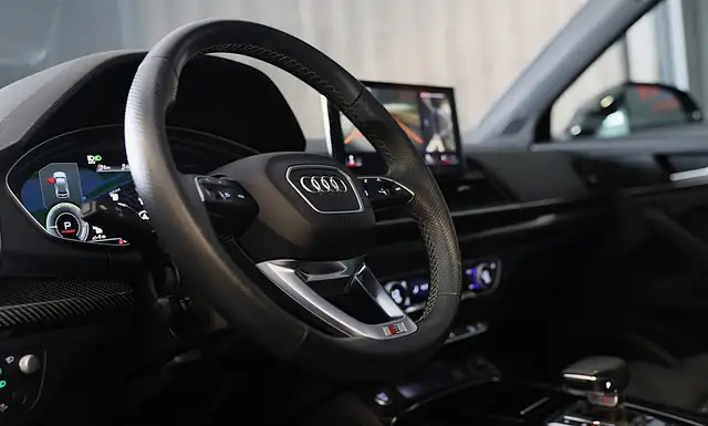 Audi Q5 view 7