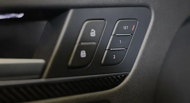 Audi Q5 view 11