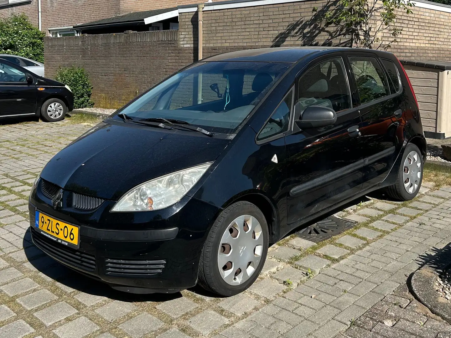 Mitsubishi Colt 1.1 Inform Negro - 1