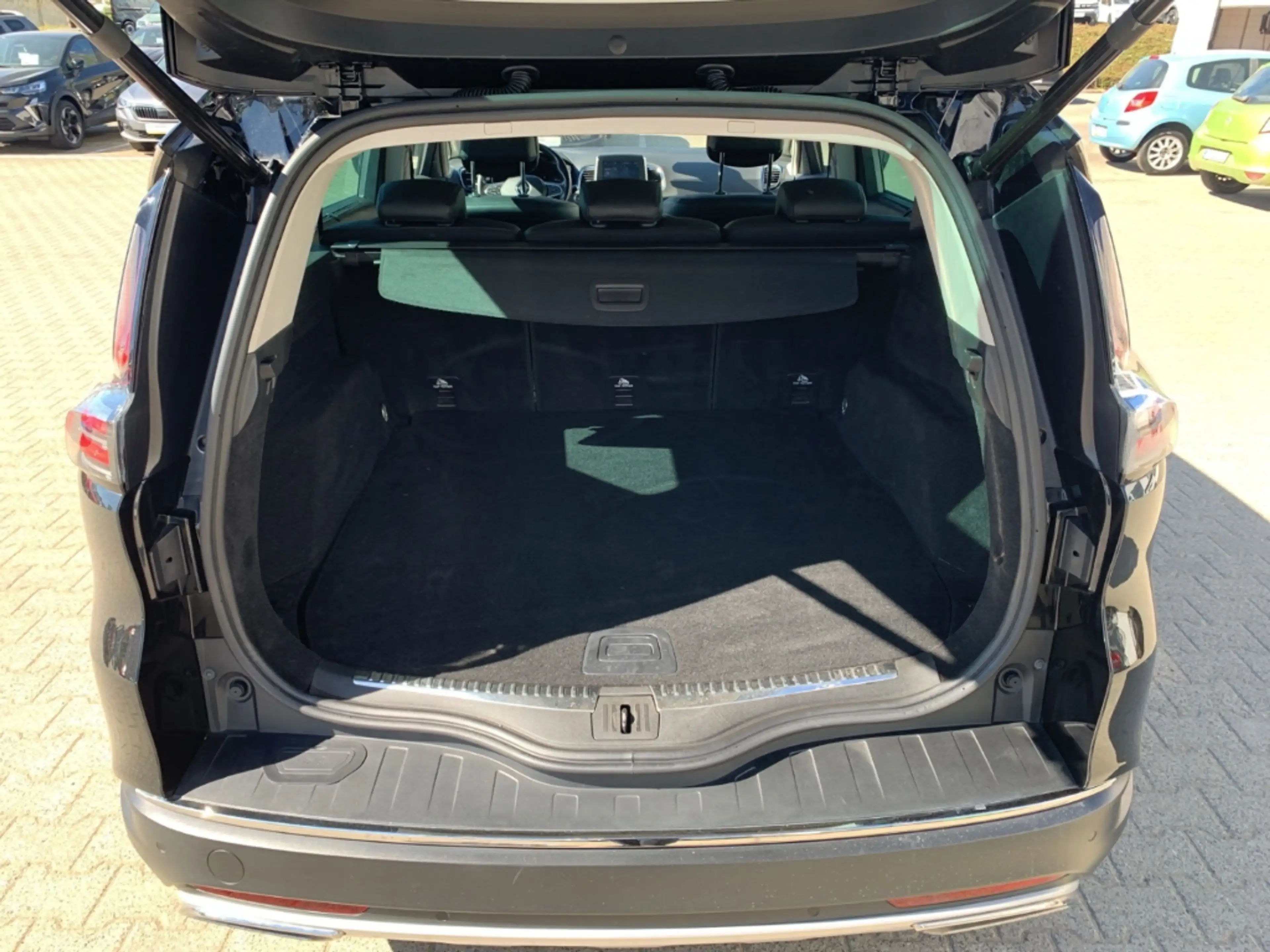 Renault Espace V INTENS 2.0 Intens BLUE dCi 190 EDC LED+PDC+SHZ+A — photo 12