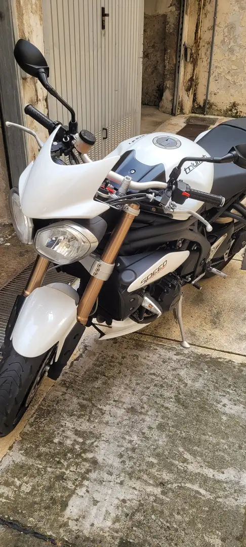 Triumph Speed Triple 1050 Alb - 1