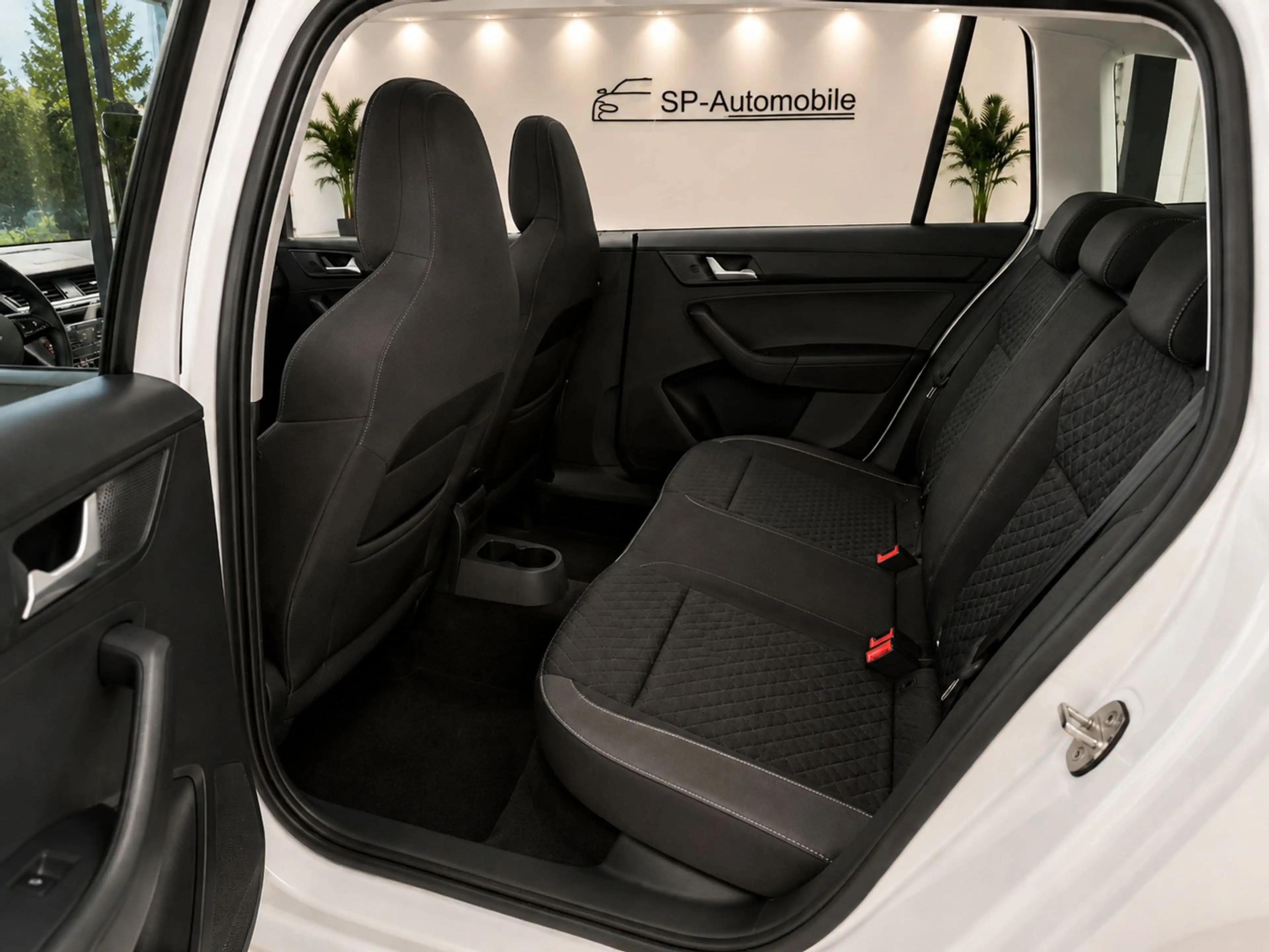 Skoda Rapid/Spaceback 1.2 TSI Sport — photo 12