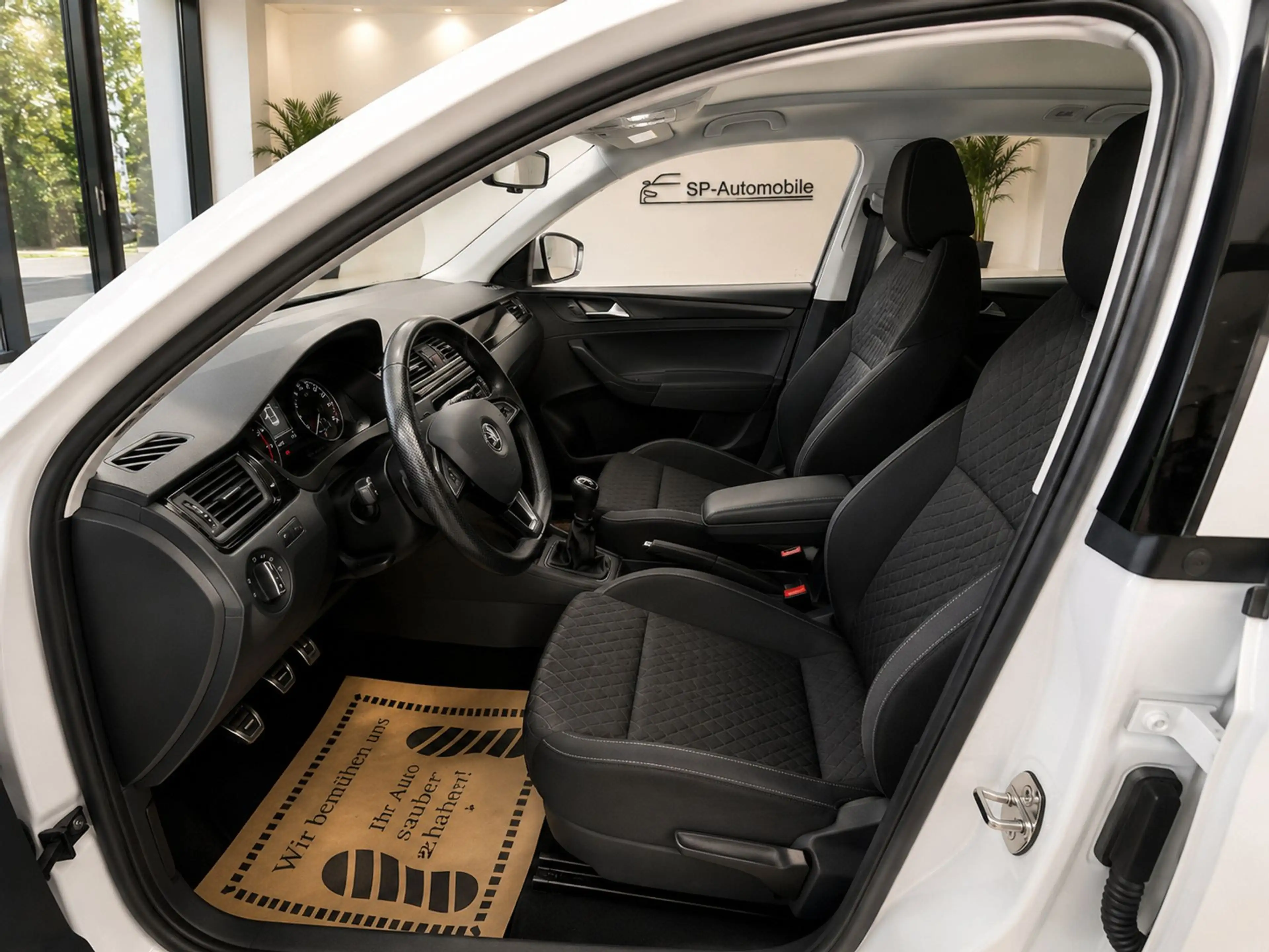 Skoda Rapid/Spaceback 1.2 TSI Sport — photo 11