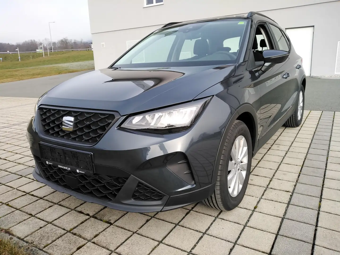 SEAT Arona Arona 1,0 Eco TSI Reference Reference Grau - 1