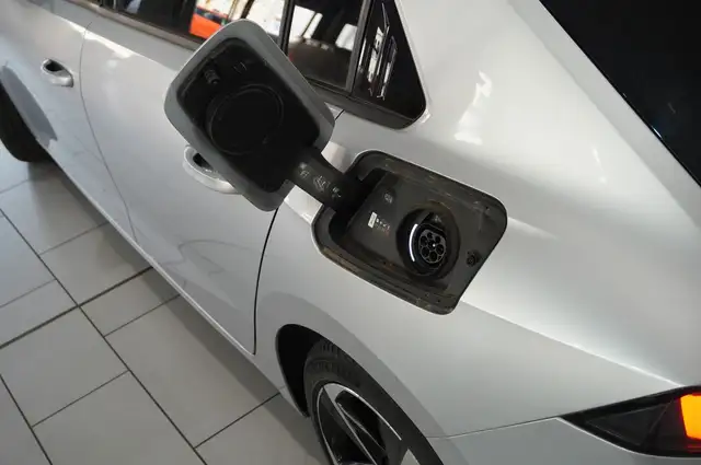 Opel Astra view 12