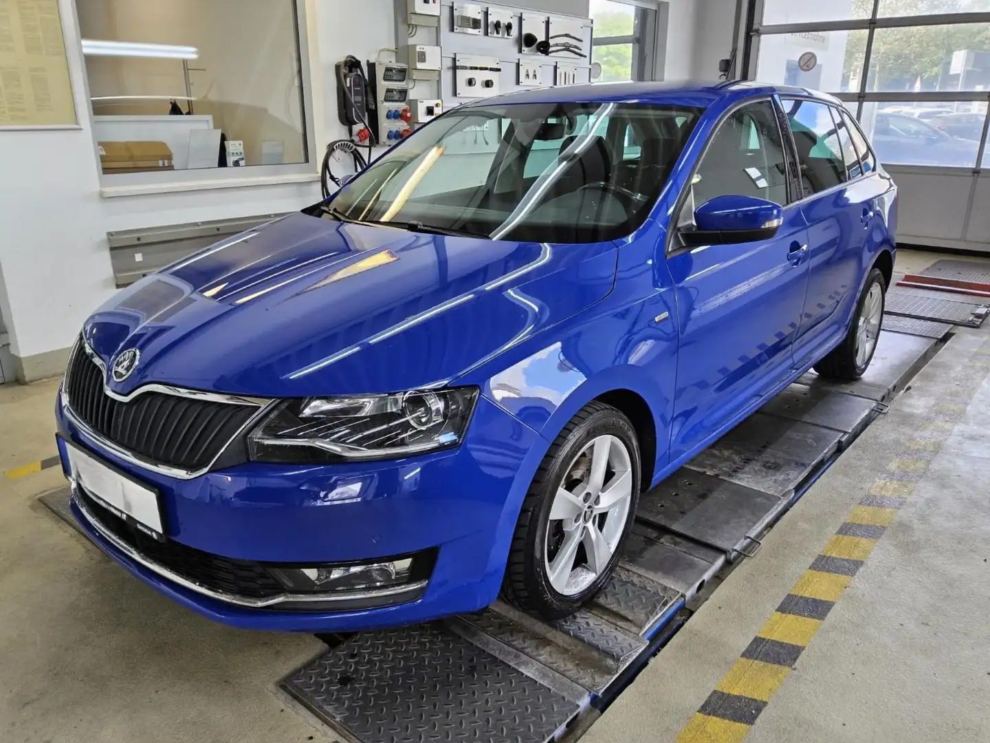Skoda 1.0 TSI Spaceback Clever Bluetooth DAB plava - 2