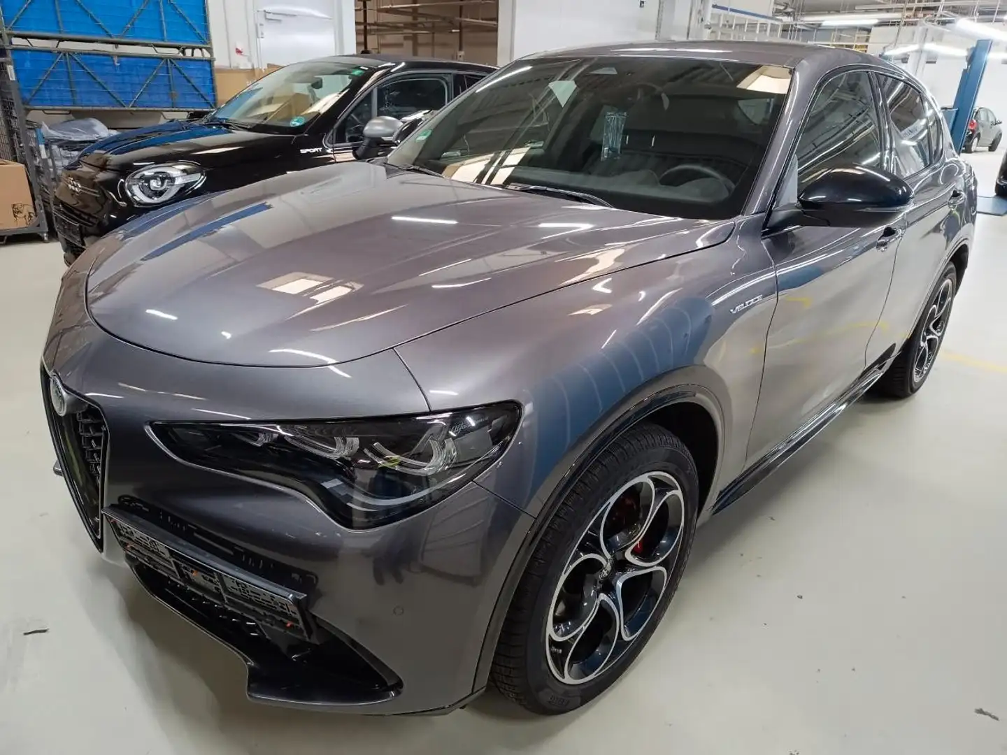 Alfa Romeo Stelvio Veloce Q4 NAVI SHZ LEDER-ARMATURENBRETT Grau - 1