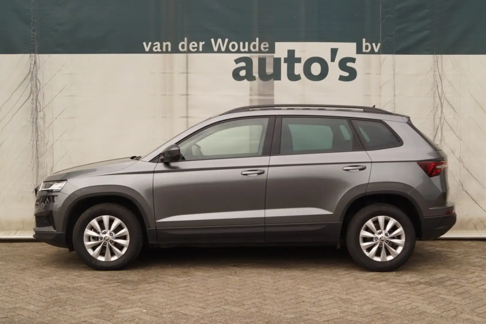 Skoda Karoq 1.5 TSI 150pk DSG Business Edition -LED-ECC-CAM-NA Grijs - 1