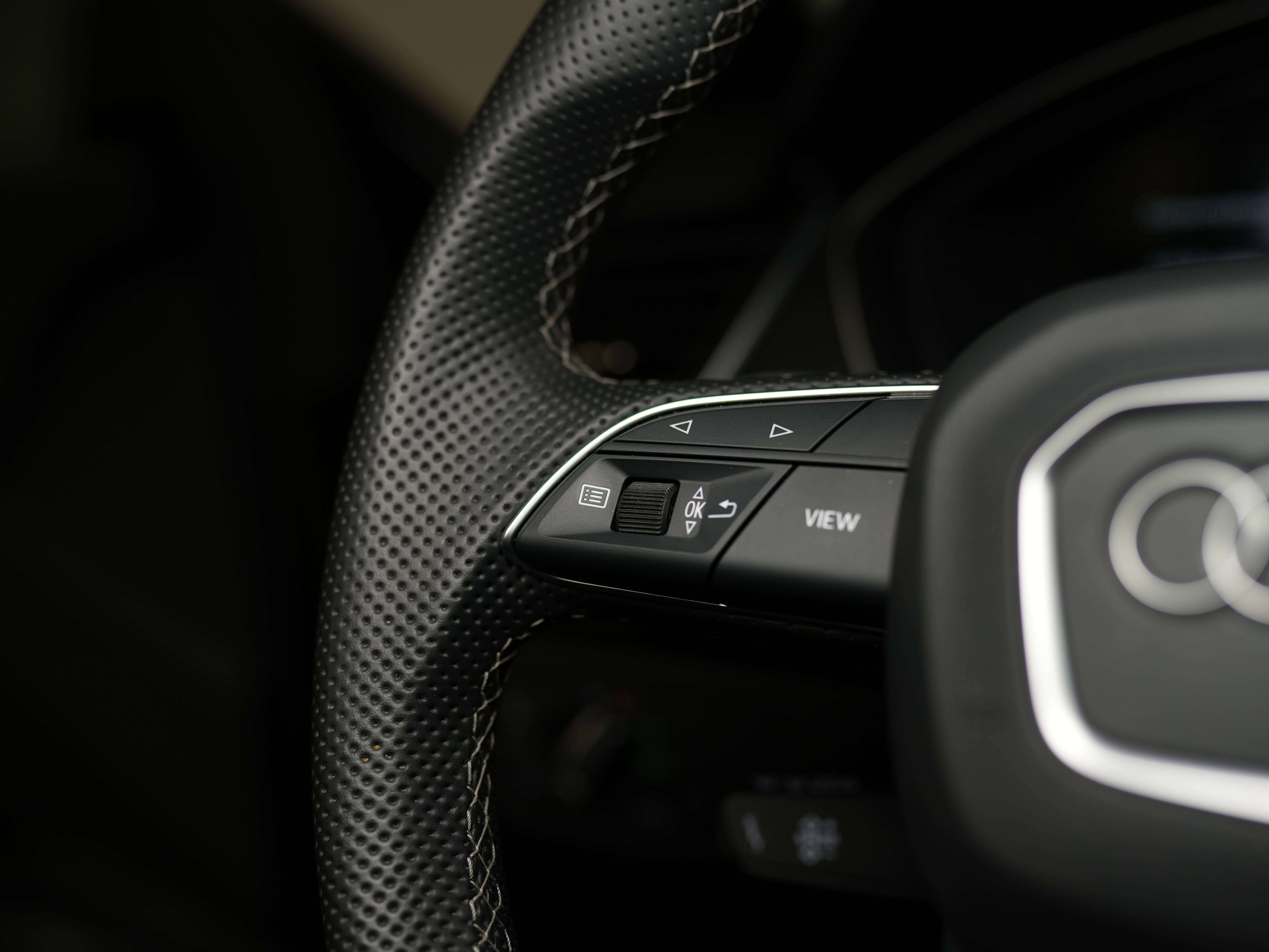 used 2022 Audi SQ5 car, priced at $48,900