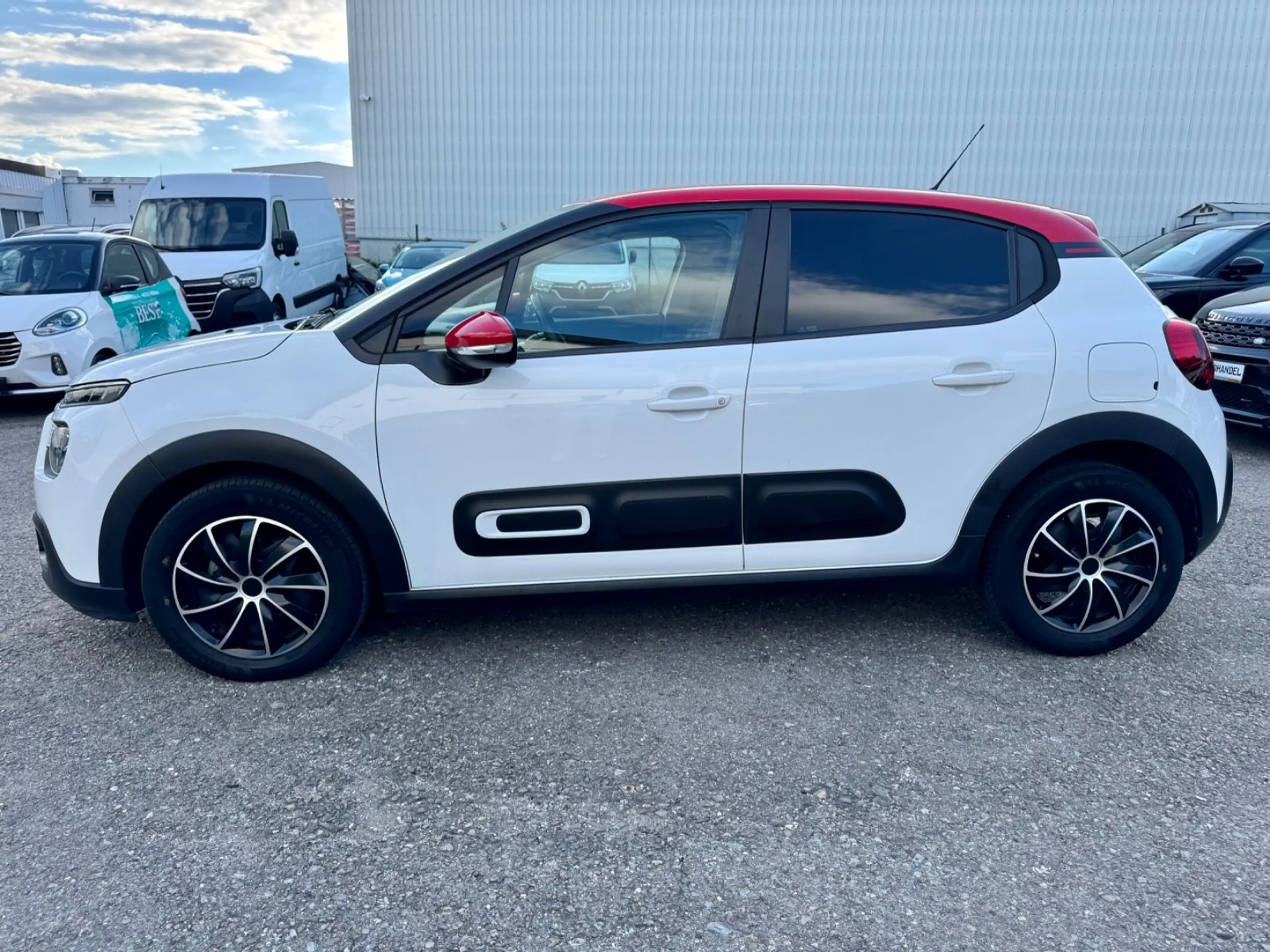 Citroen C3 Shine LED Navi Apple CarPlay — photo 2