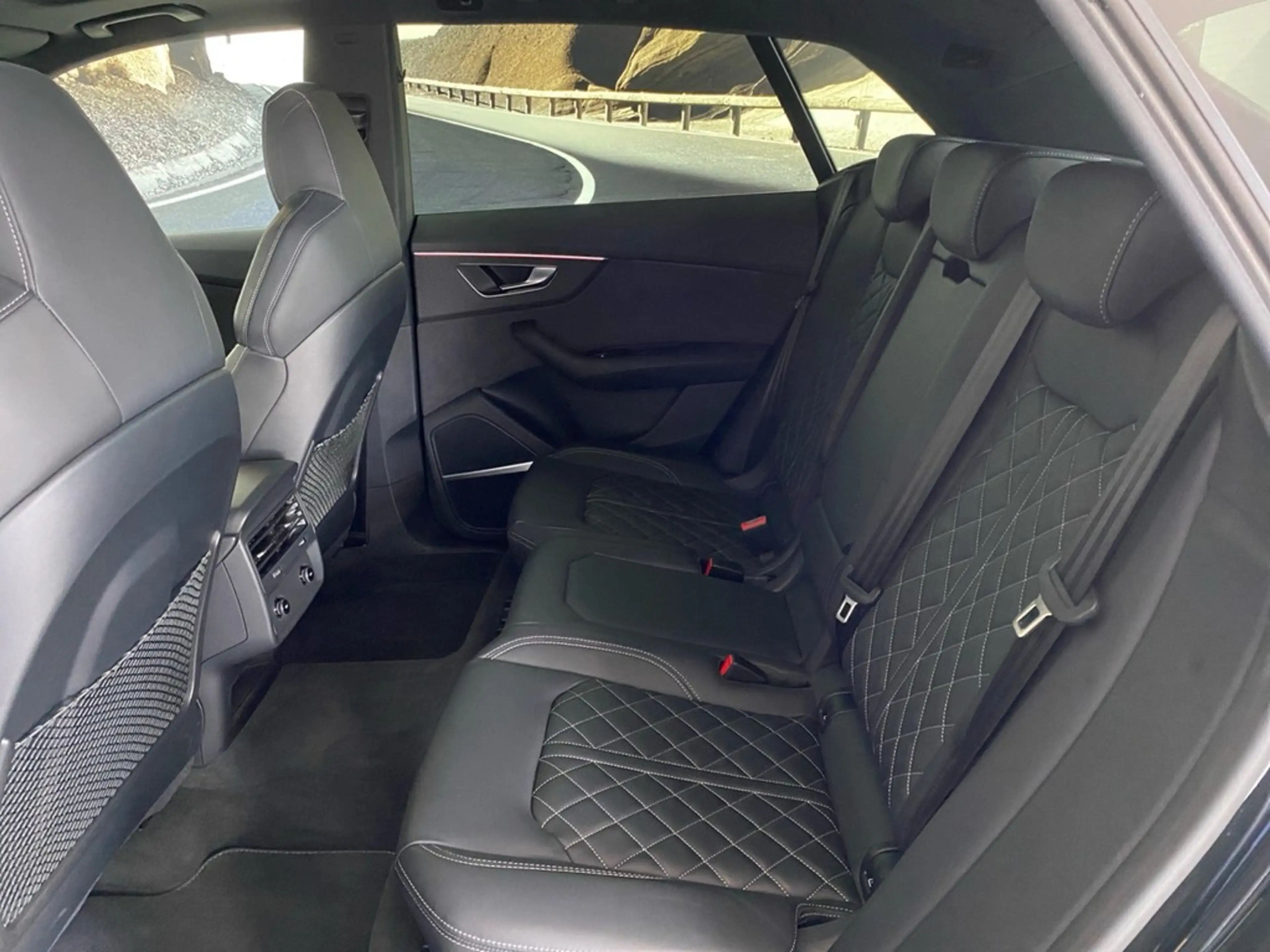Audi SQ8 4.0 TFSI quattro PANO+AHK+360°+B&O+23"+AIR+ — photo 6