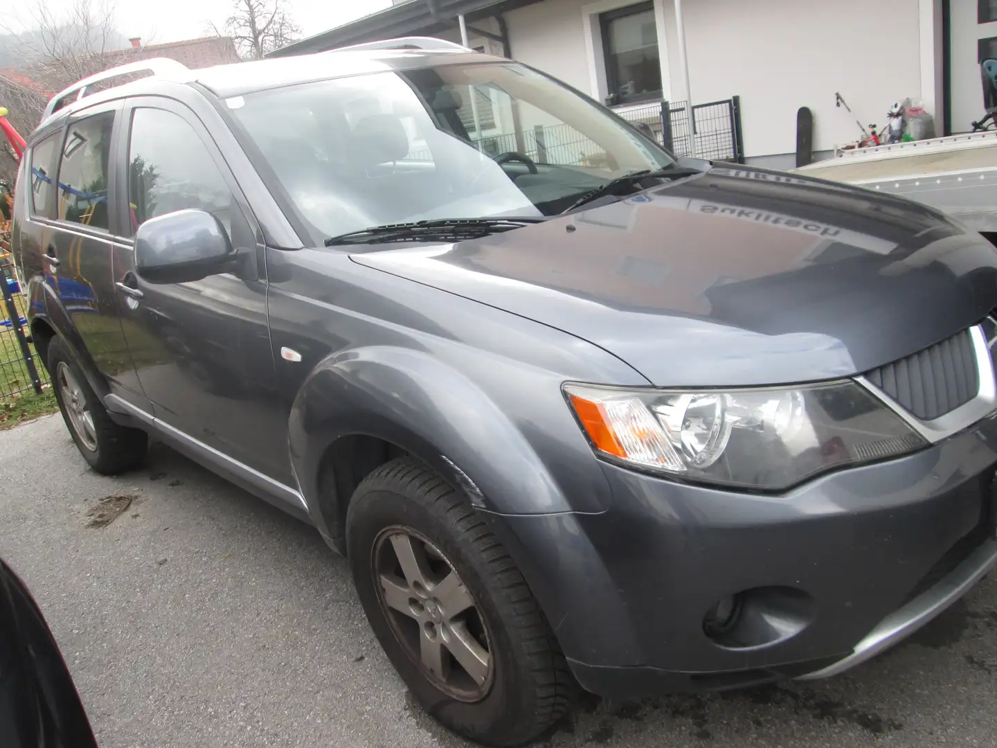 Mitsubishi Outlander 2,0 DI-D Intense Gri - 1