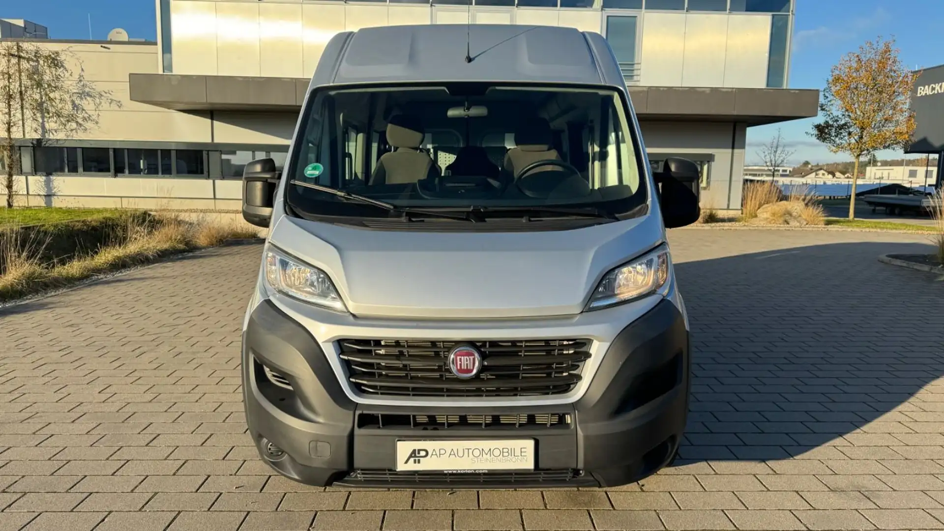 Fiat Ducato Luxusbus Panorama Modular 33 150 L2H2 RS Gris - 2