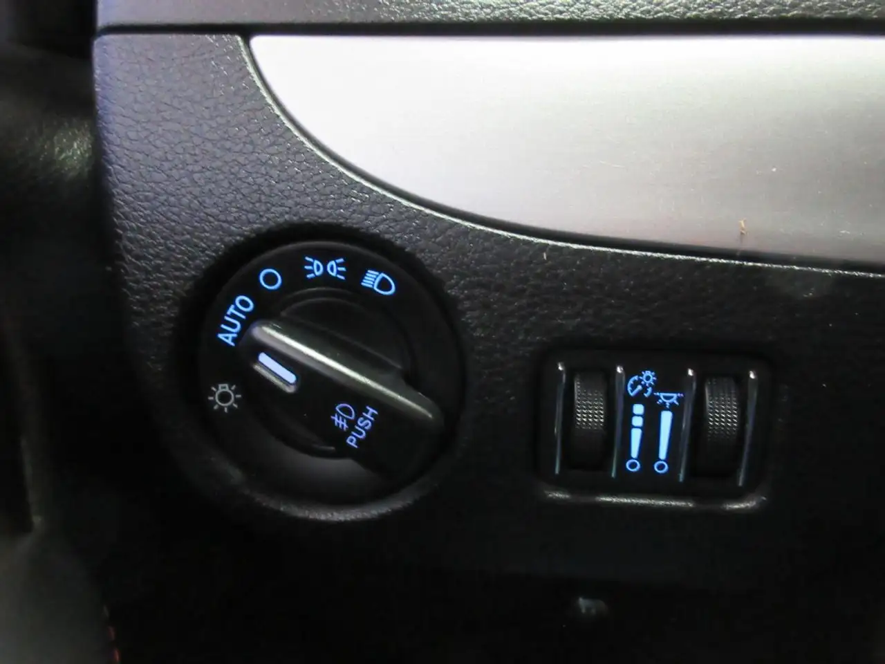 Dodge Grand Caravan снимка Dodge Grand Caravan