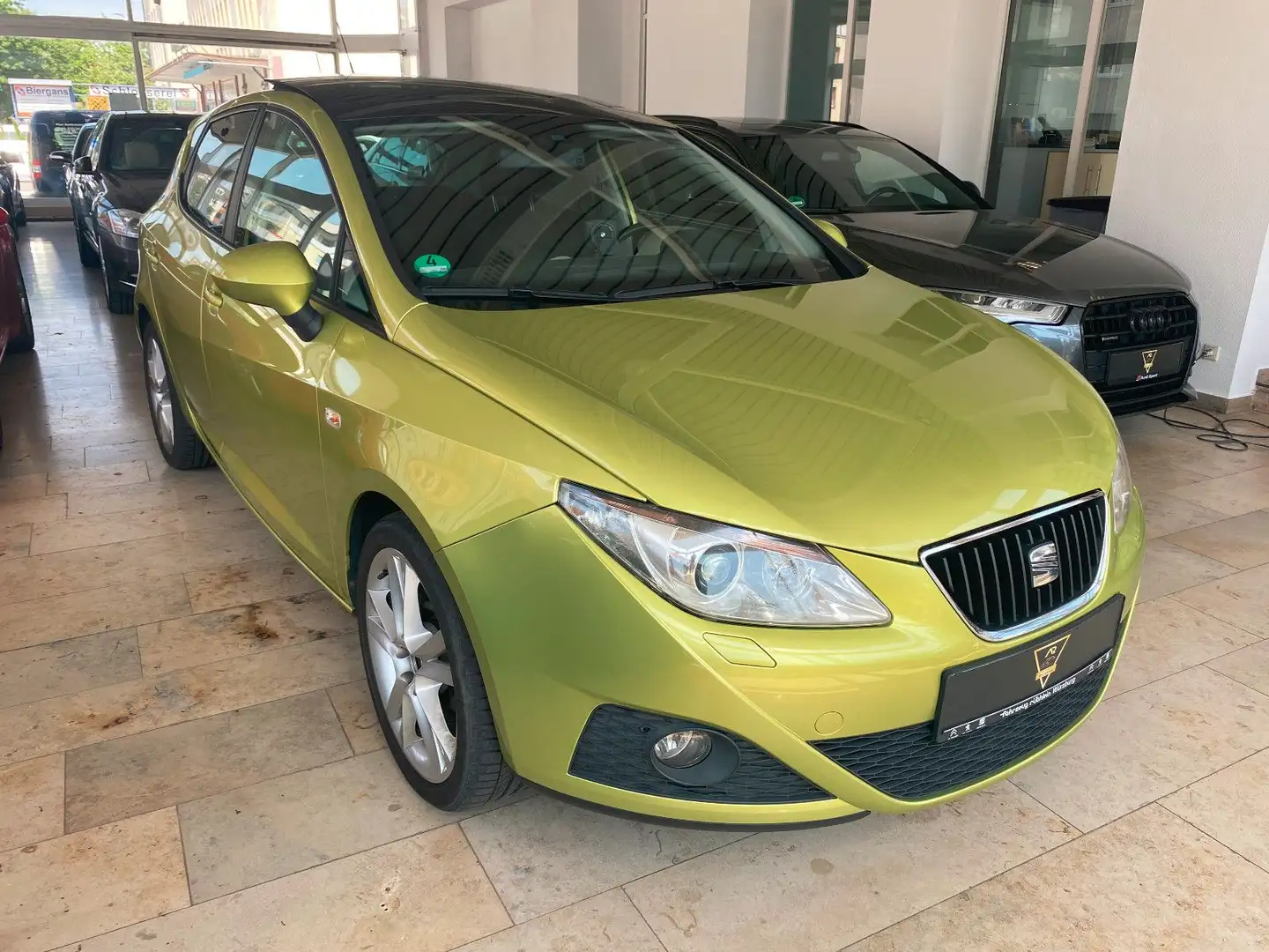 SEAT Ibiza Sport 1.6/1.Hd./Autm./Klima/PDC/Pano/Xenon Groen - 2