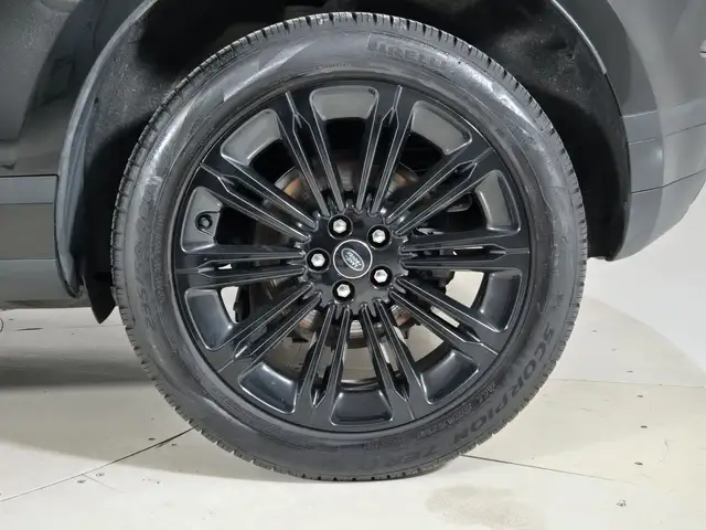 Land Rover Range Rover Evoque view 9