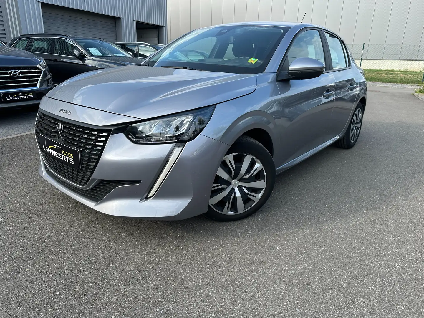 Peugeot 208 Active, 1.2 benzine, 101 pk, CARPLAY / NAVIGATIE Grijs - 1