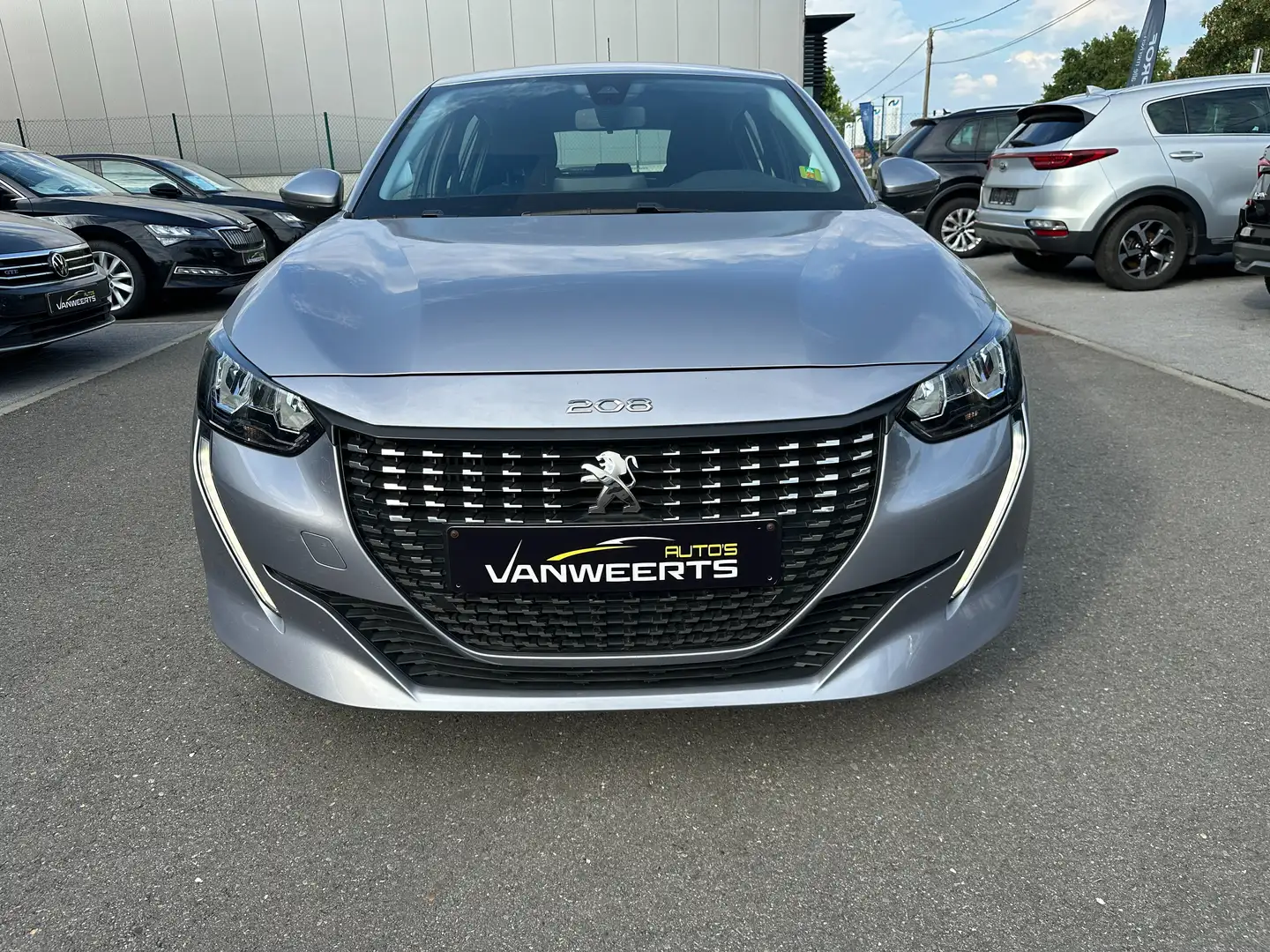 Peugeot 208 Active, 1.2 benzine, 101 pk, CARPLAY / NAVIGATIE Grijs - 2