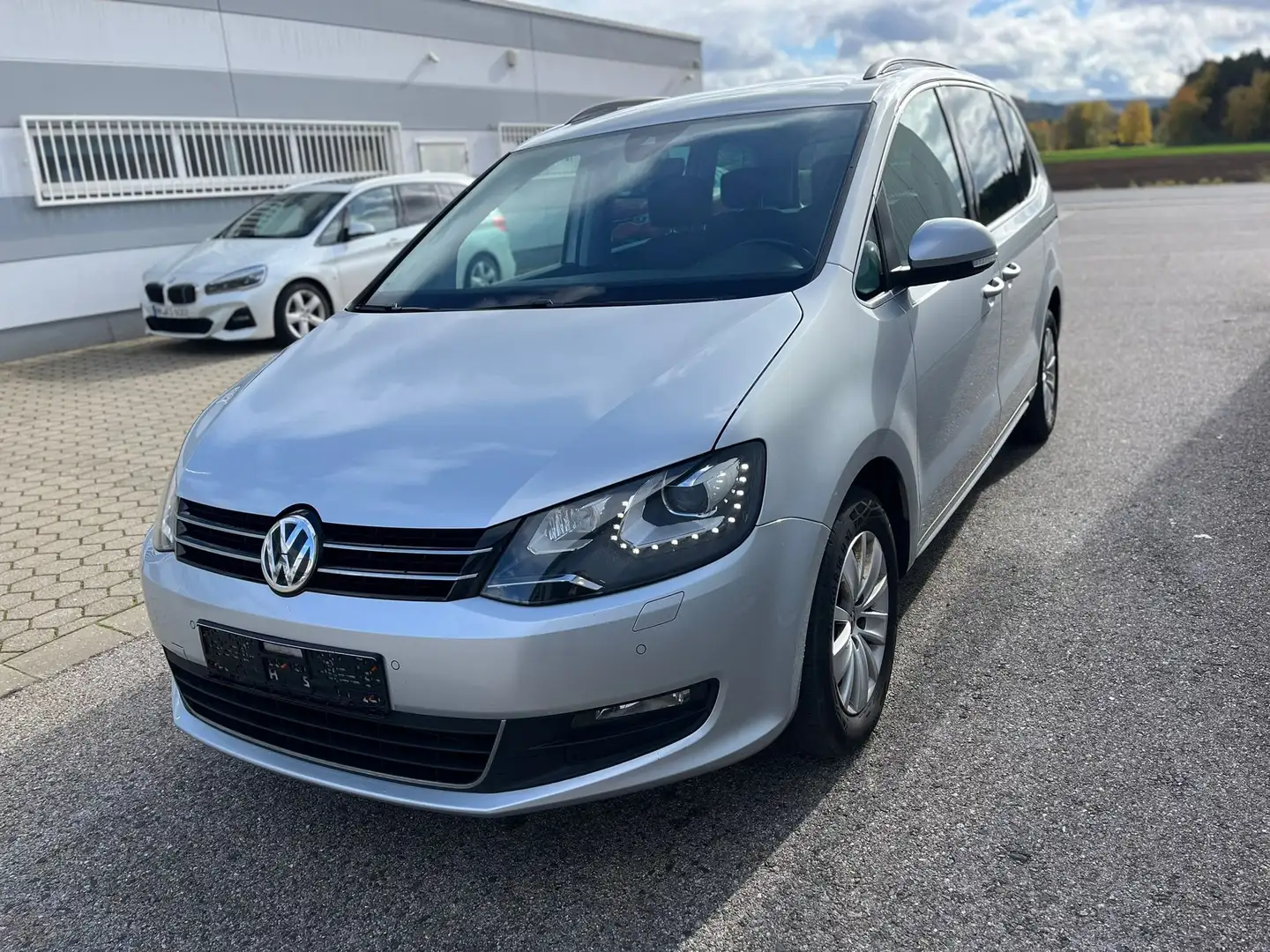 Volkswagen Sharan DSG Comfortline ACC Xenon Navi AHK 2017 Silber - 1
