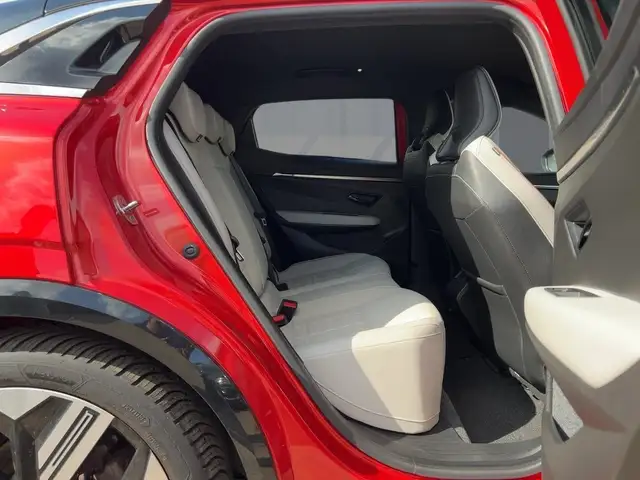 Renault Megane E-Tech view 9