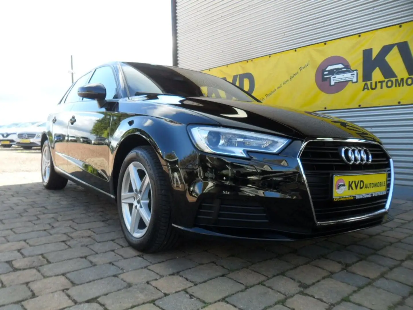 Audi A3 Sportback Noir - 1