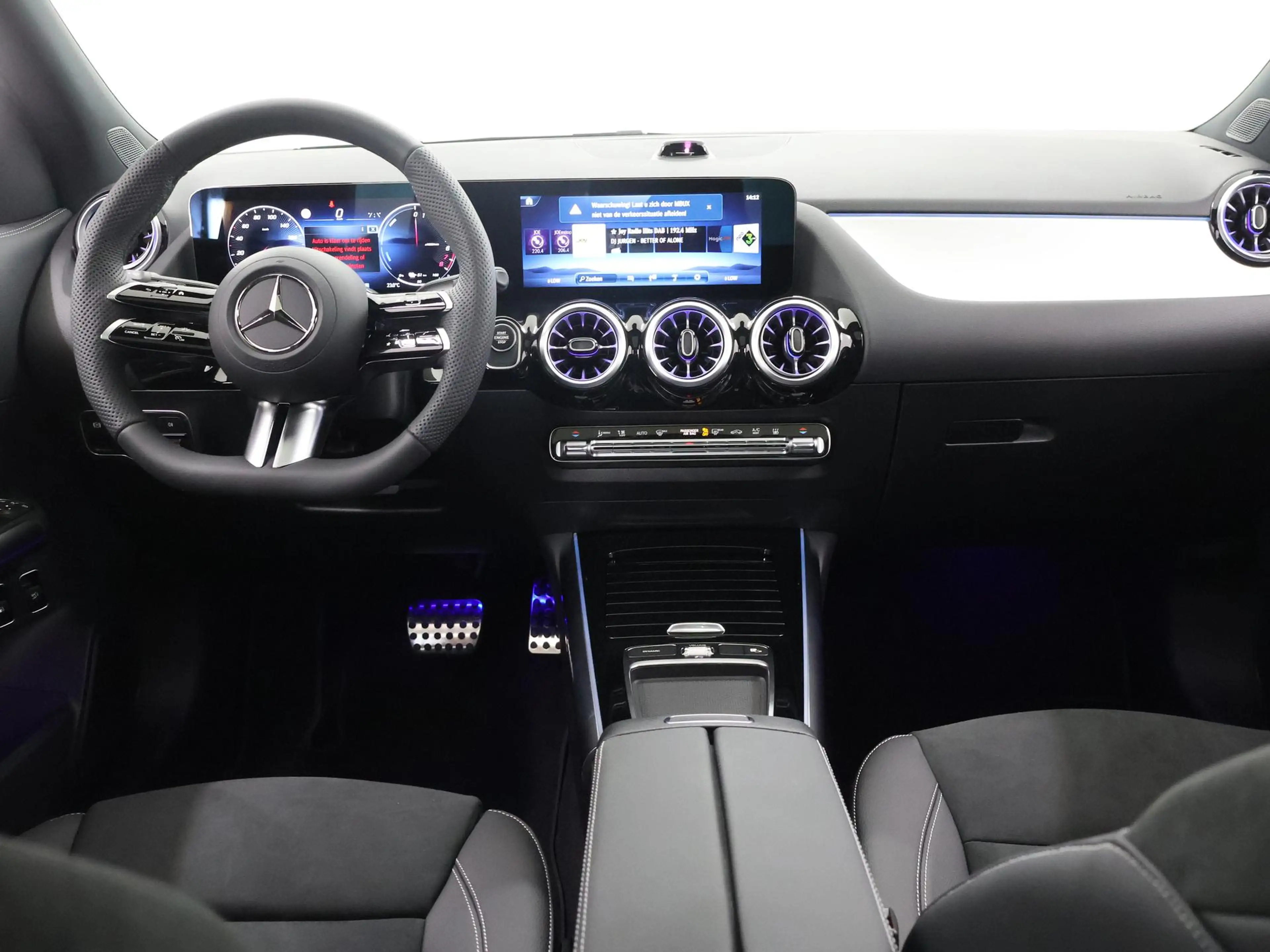 Mercedes-Benz GLA 250 e 140 Years Edition | AMG | Night | Panoramadak | — photo 8