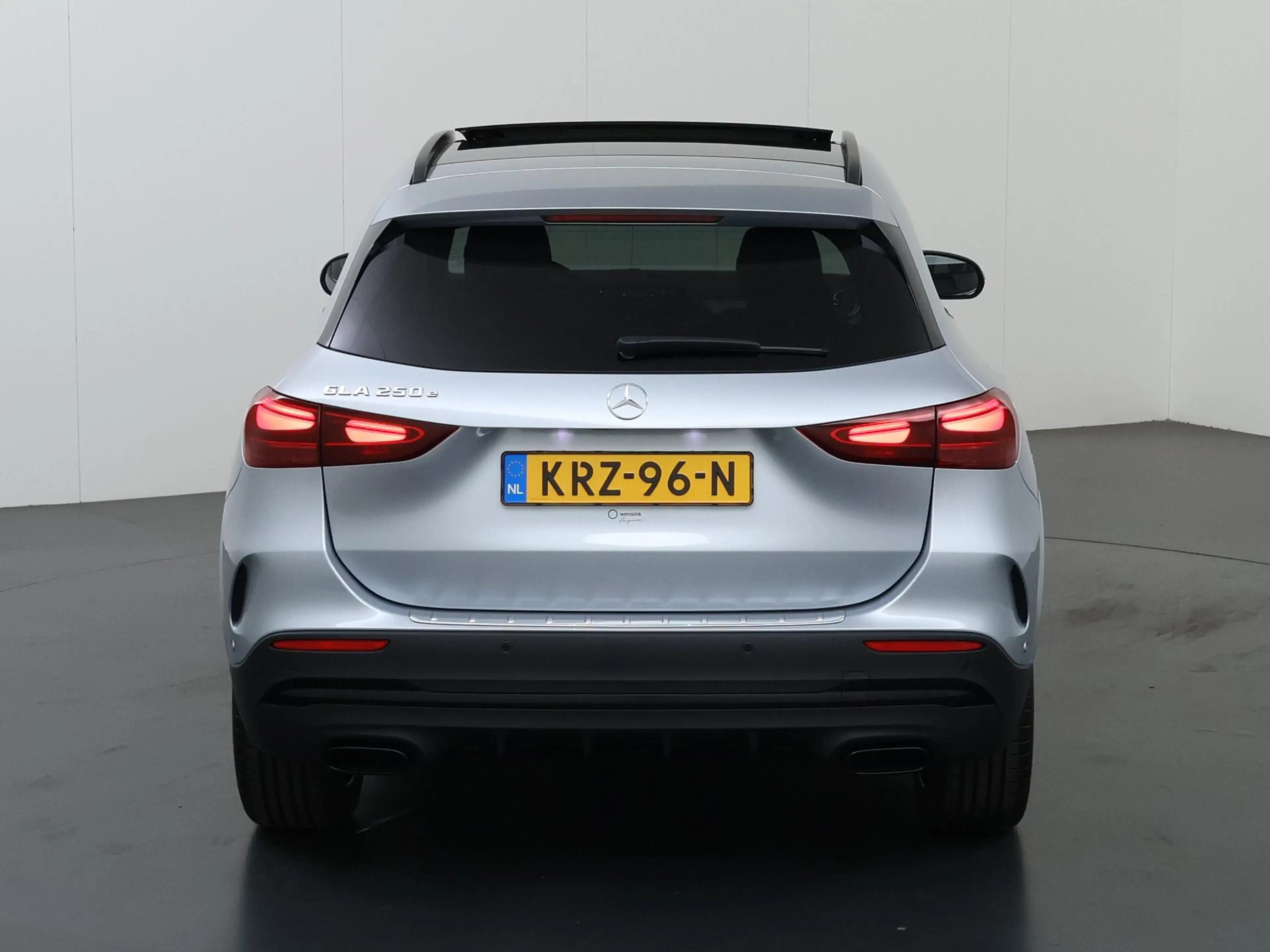 Mercedes-Benz GLA 250 e 140 Years Edition | AMG | Night | Panoramadak | — photo 4