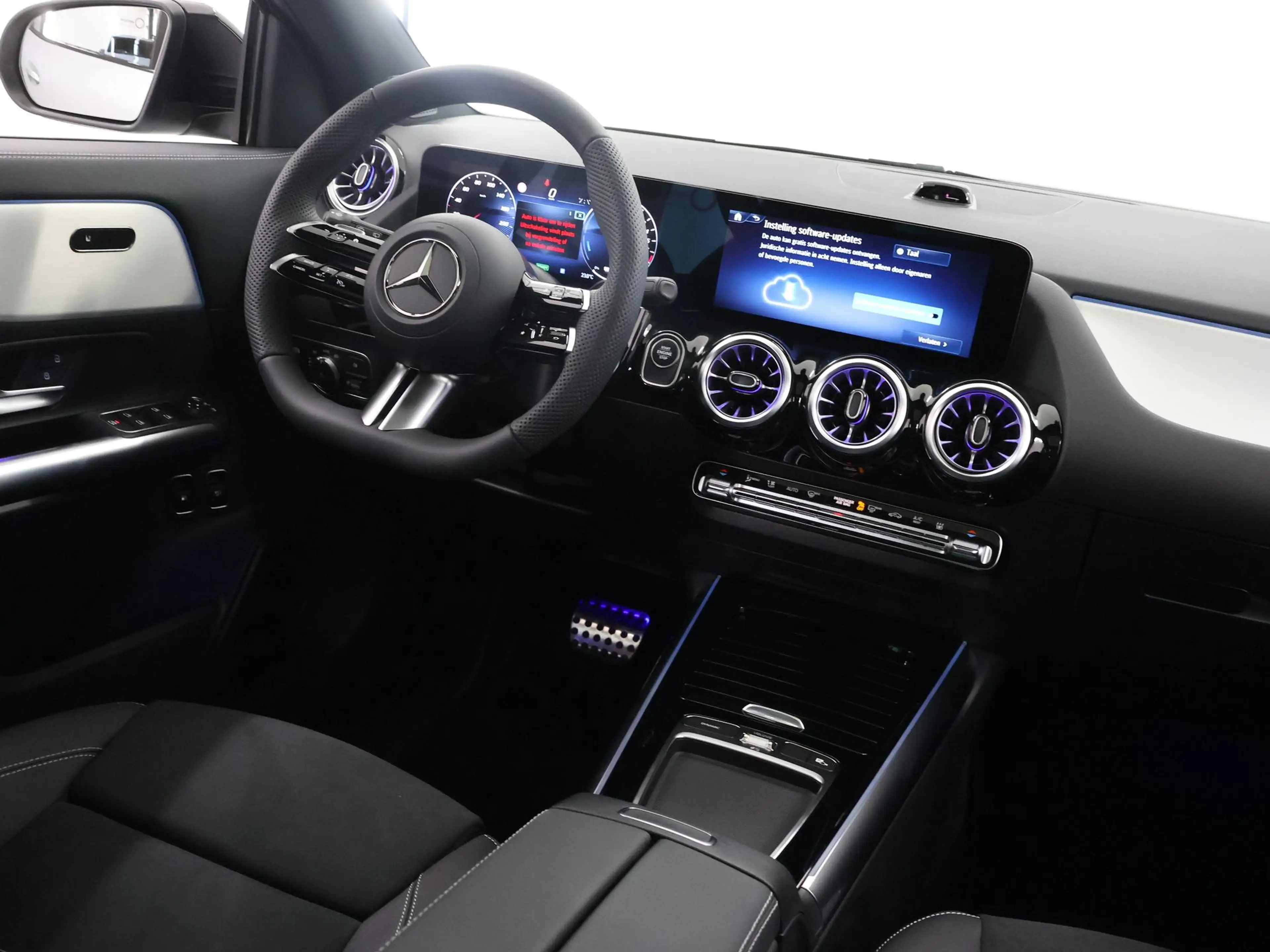 Mercedes-Benz GLA 250 e 140 Years Edition | AMG | Night | Panoramadak | — photo 9