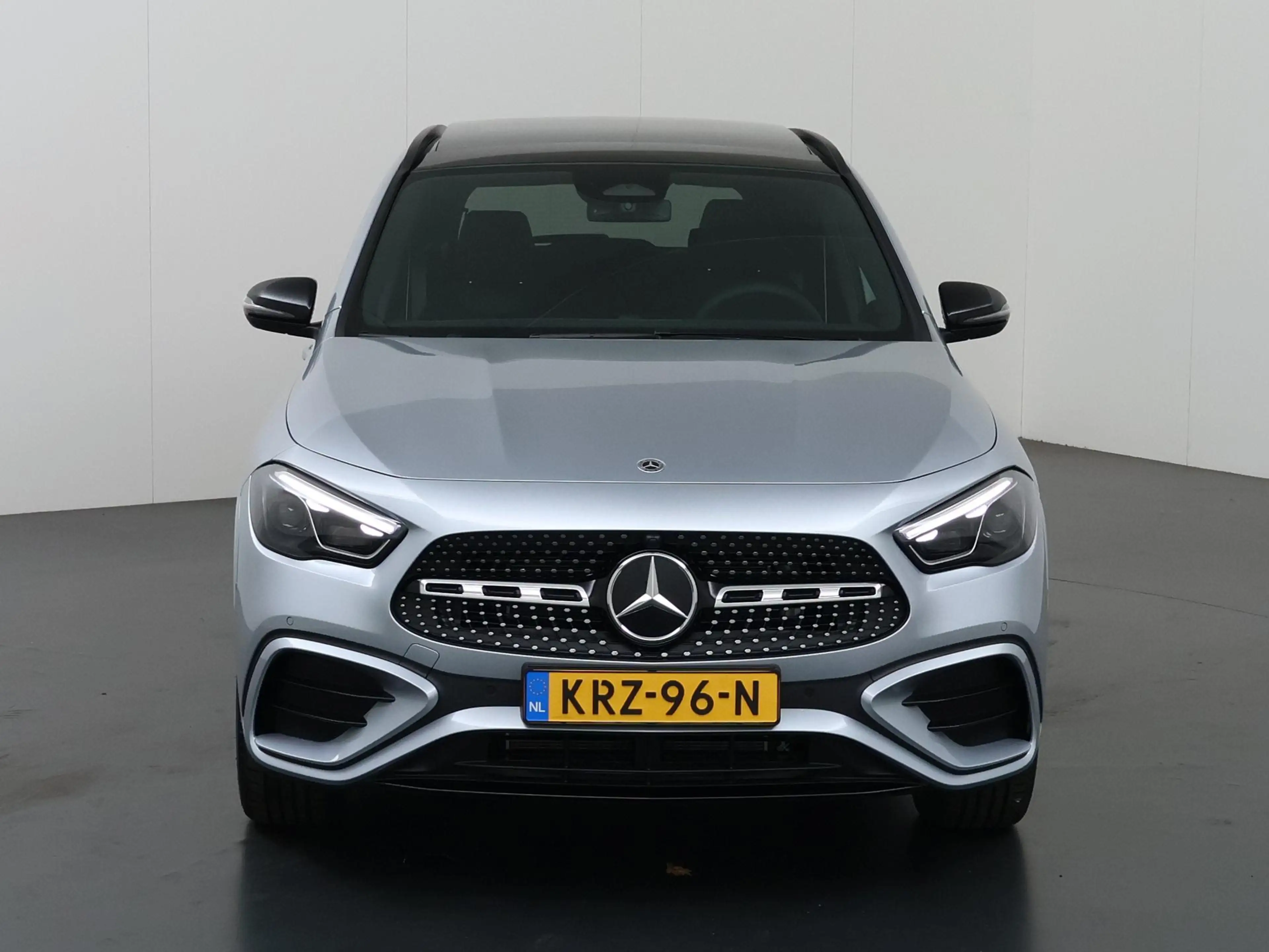 Mercedes-Benz GLA 250 e 140 Years Edition | AMG | Night | Panoramadak | — photo 3