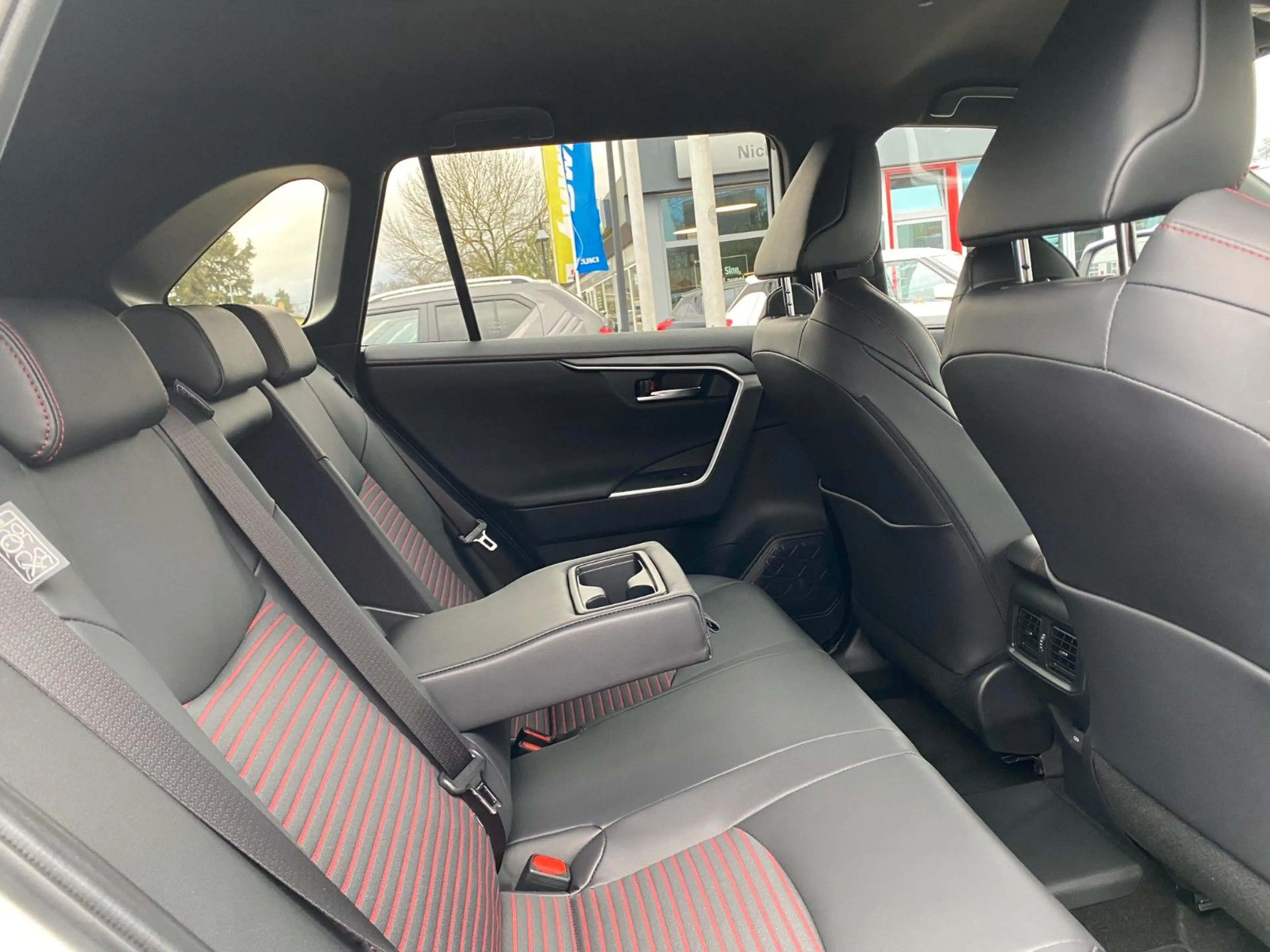 Suzuki Across PHEV/ALLRAD/Navi/Kamera — photo 10