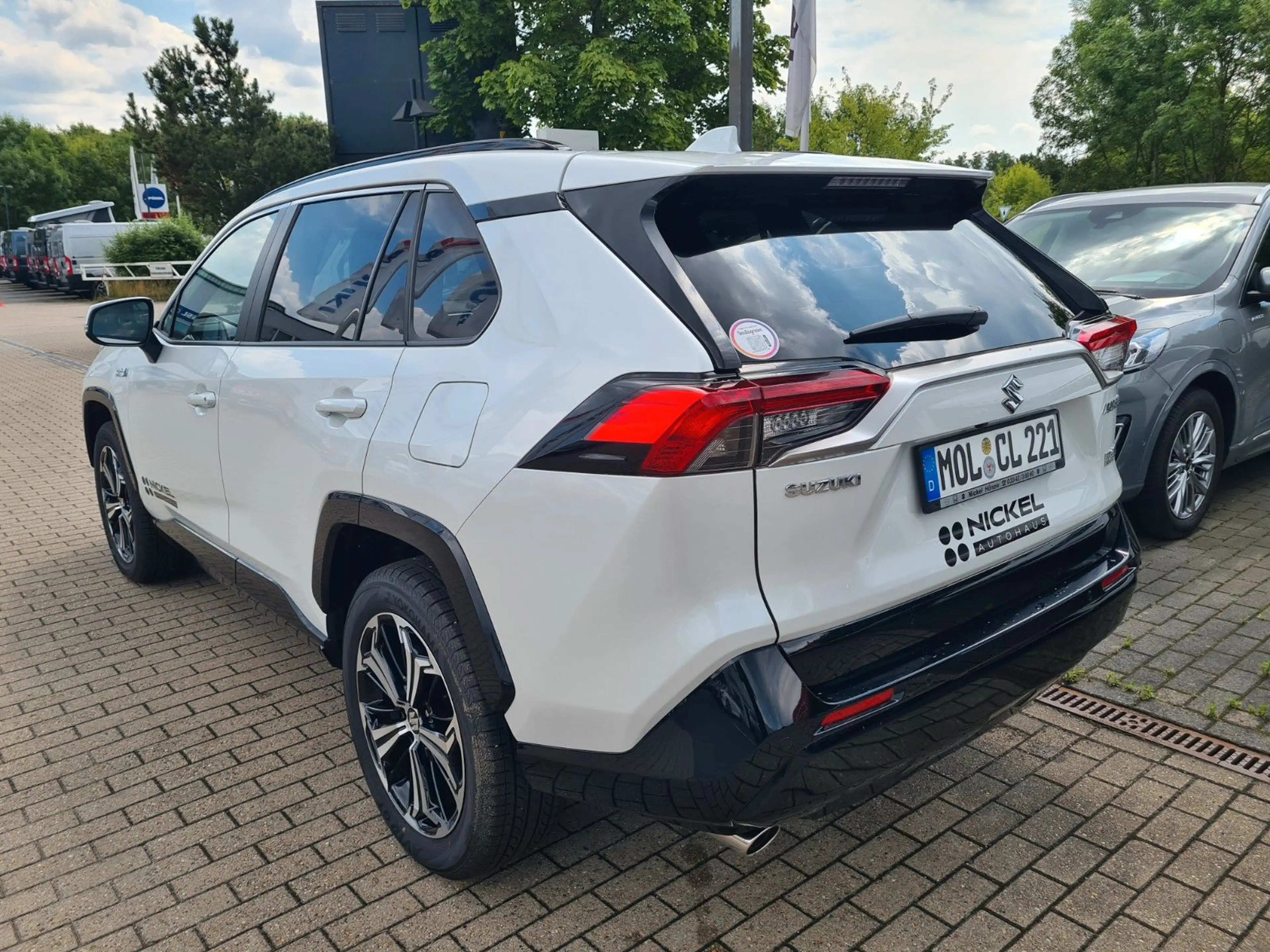 Suzuki Across PHEV/ALLRAD/Navi/Kamera — photo 4