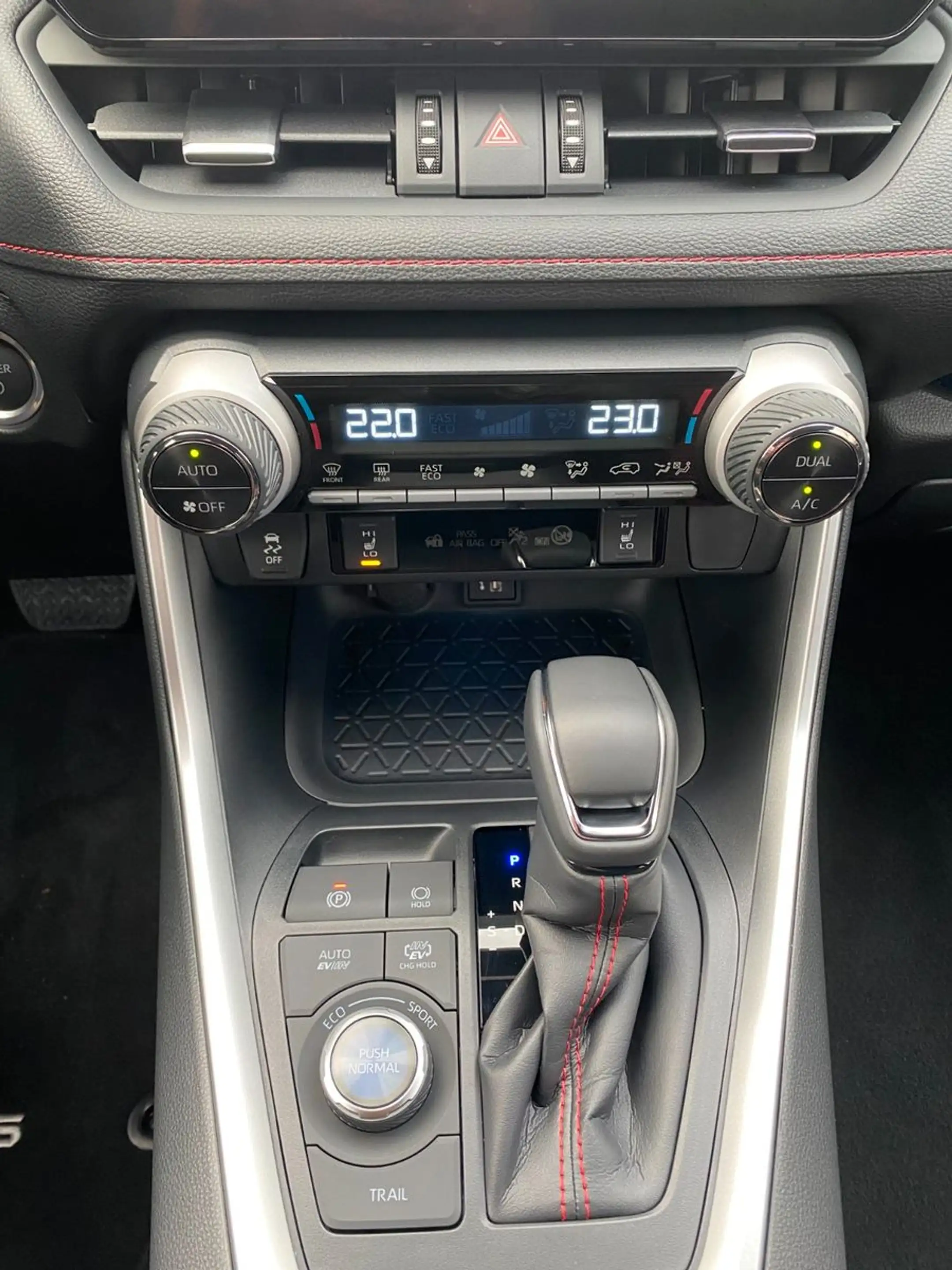 Suzuki Across PHEV/ALLRAD/Navi/Kamera — photo 12