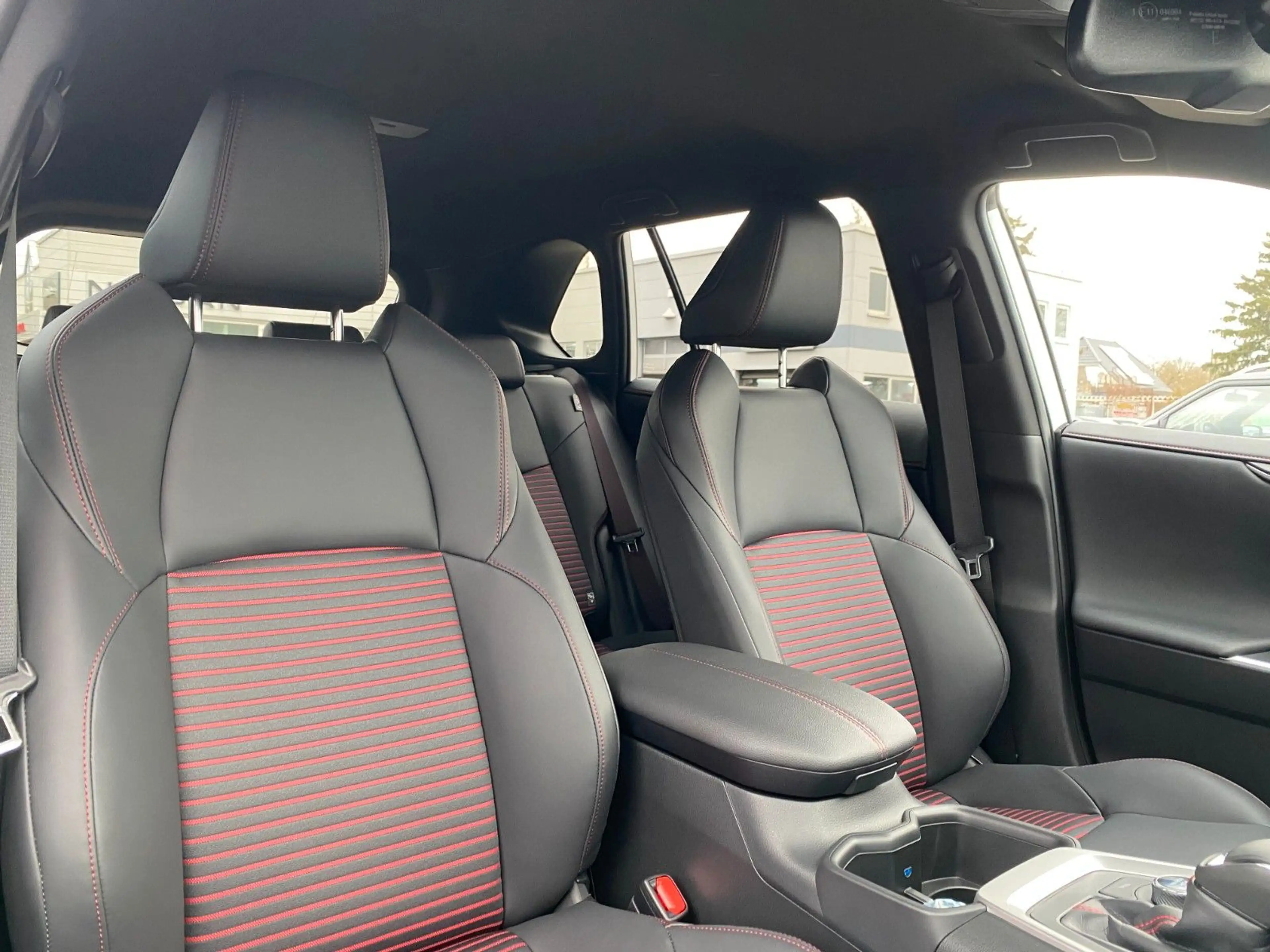 Suzuki Across PHEV/ALLRAD/Navi/Kamera — photo 9
