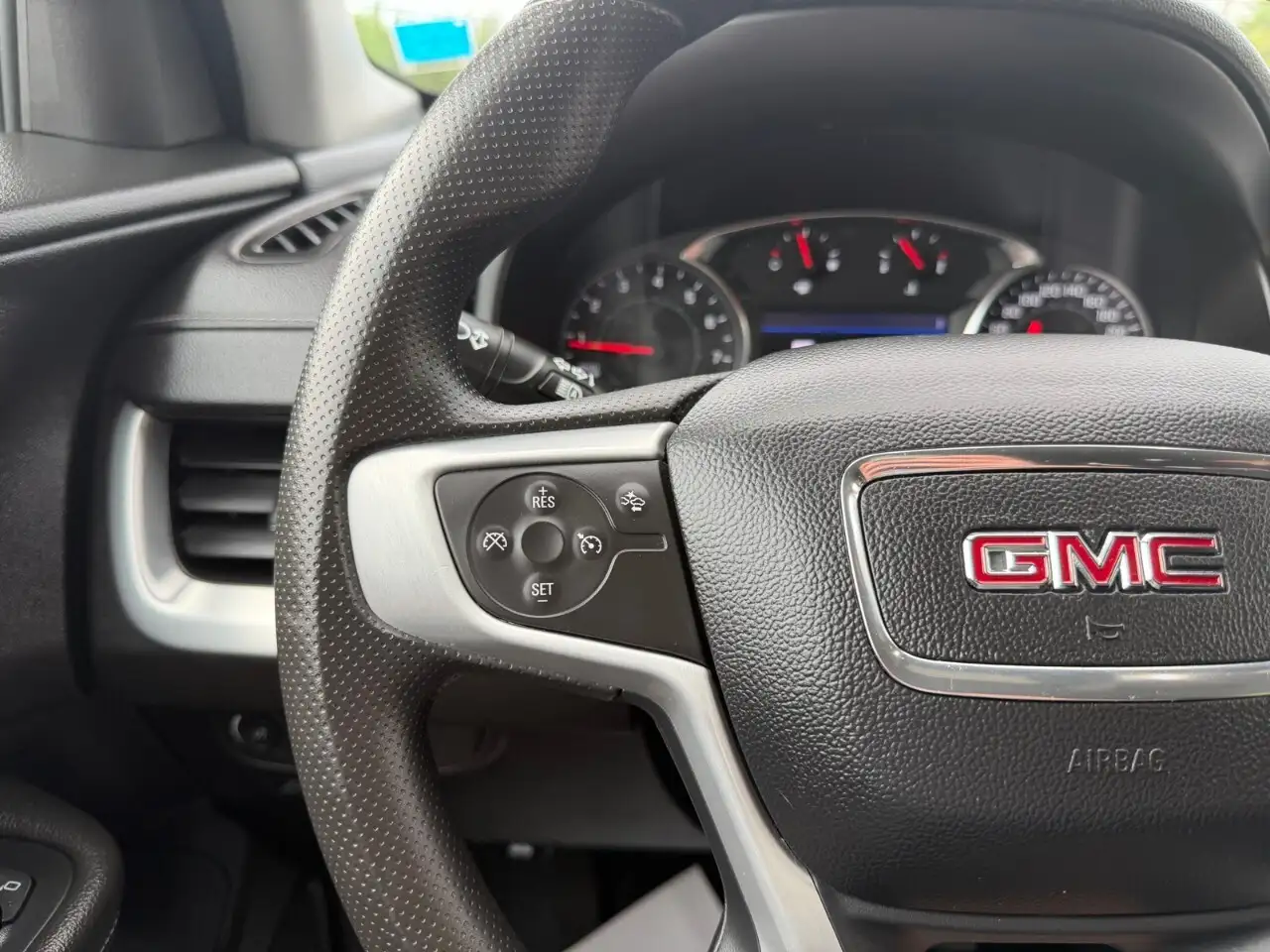 GMC Terrain photo GMC Terrain
