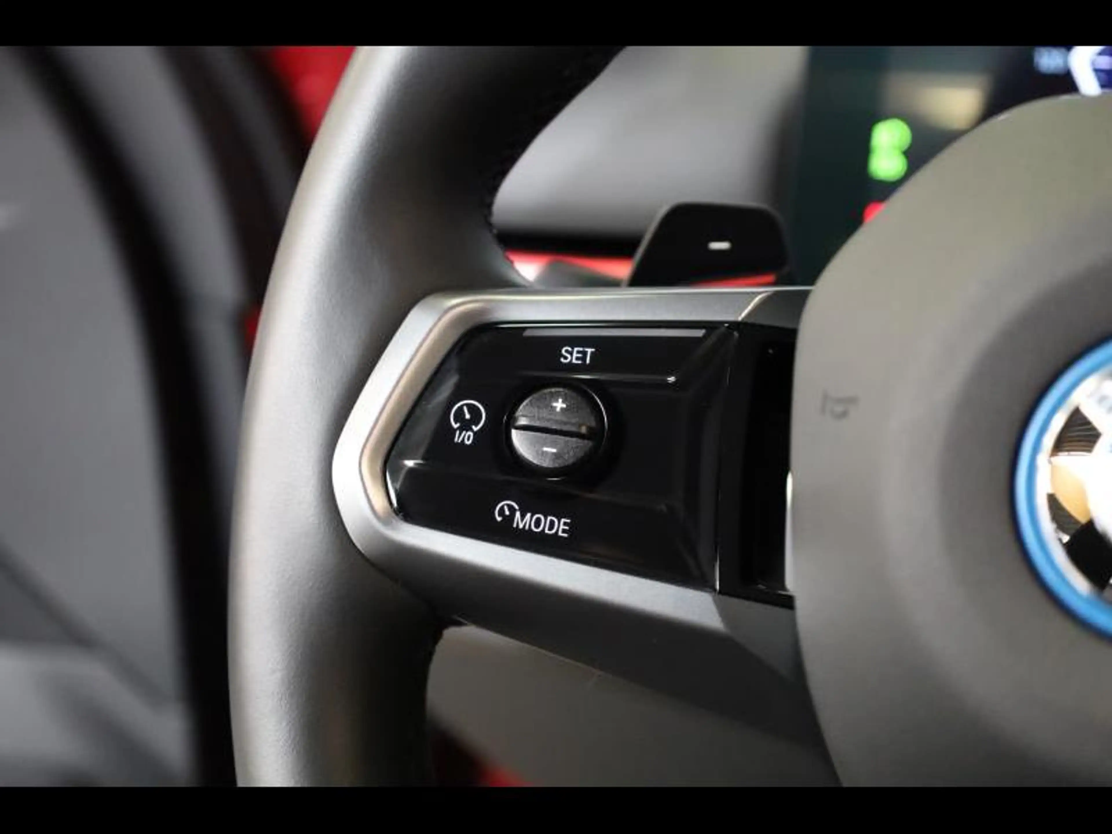 BMW 530 e Berline Kit M Sport — photo 11