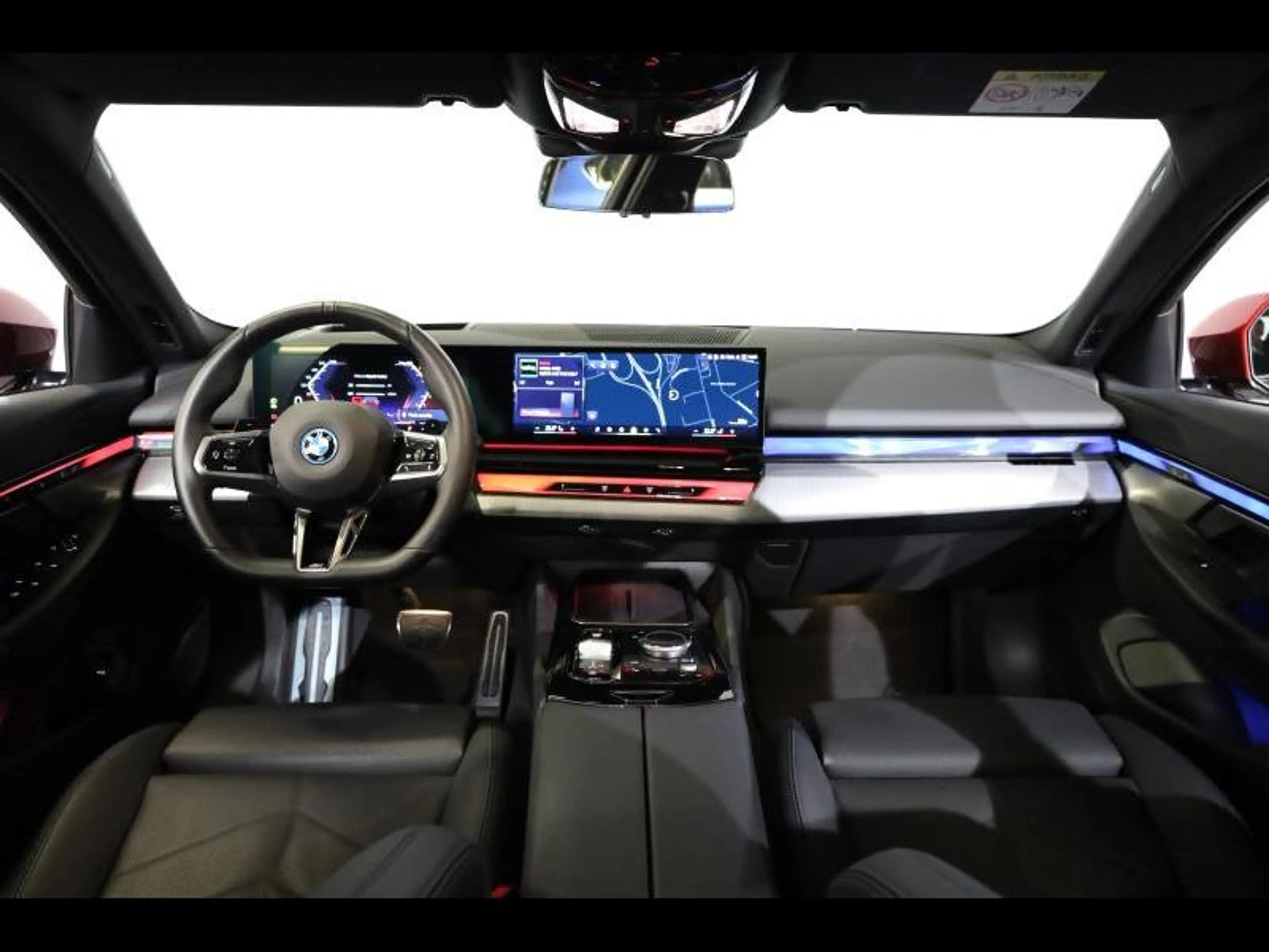 BMW 530 e Berline Kit M Sport — photo 6